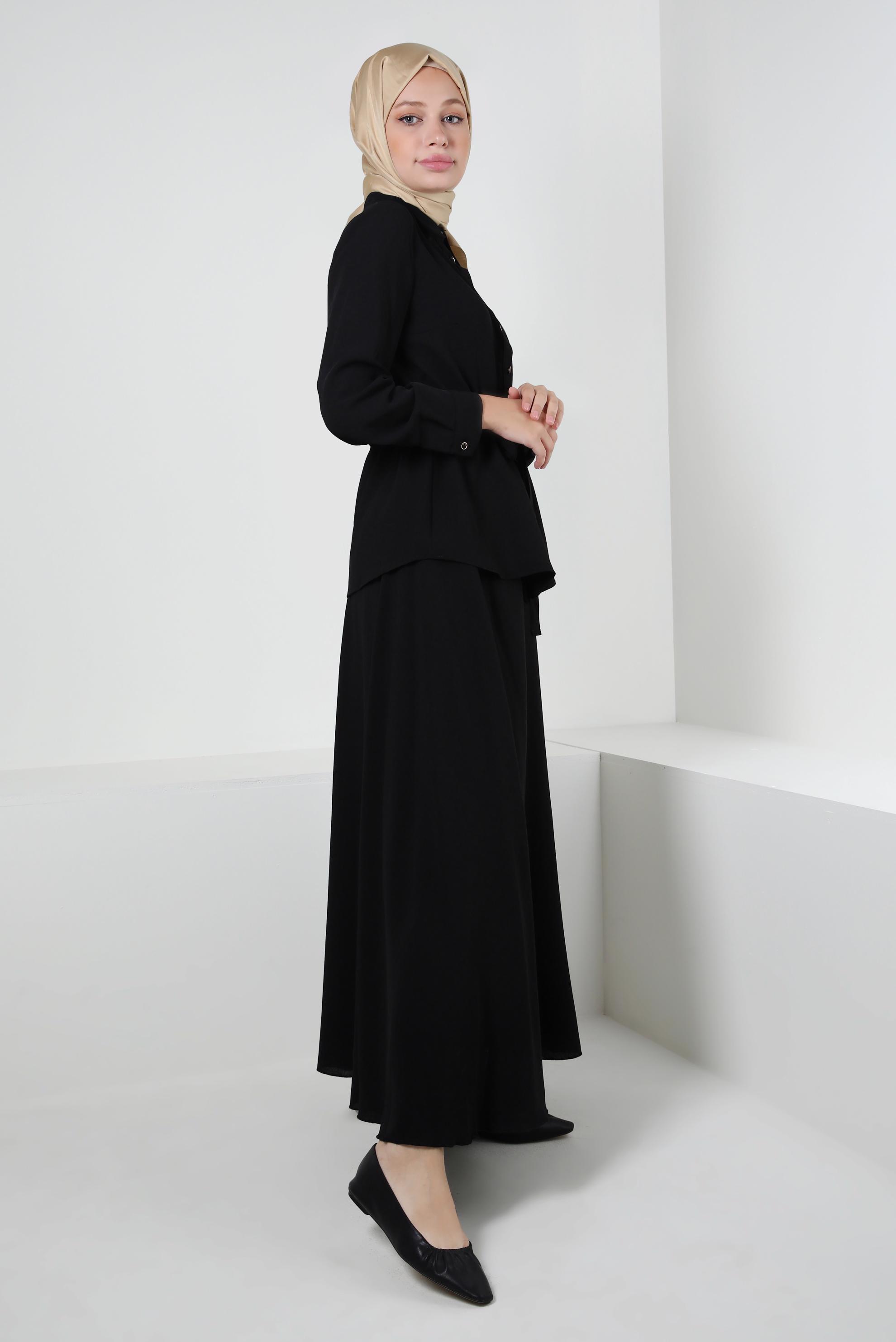 Tesettür giyim SİYAH GÖMLEK YAKA BELİ BÜZGÜLÜ İKİLİ ETEKLİ TAKIM 43893