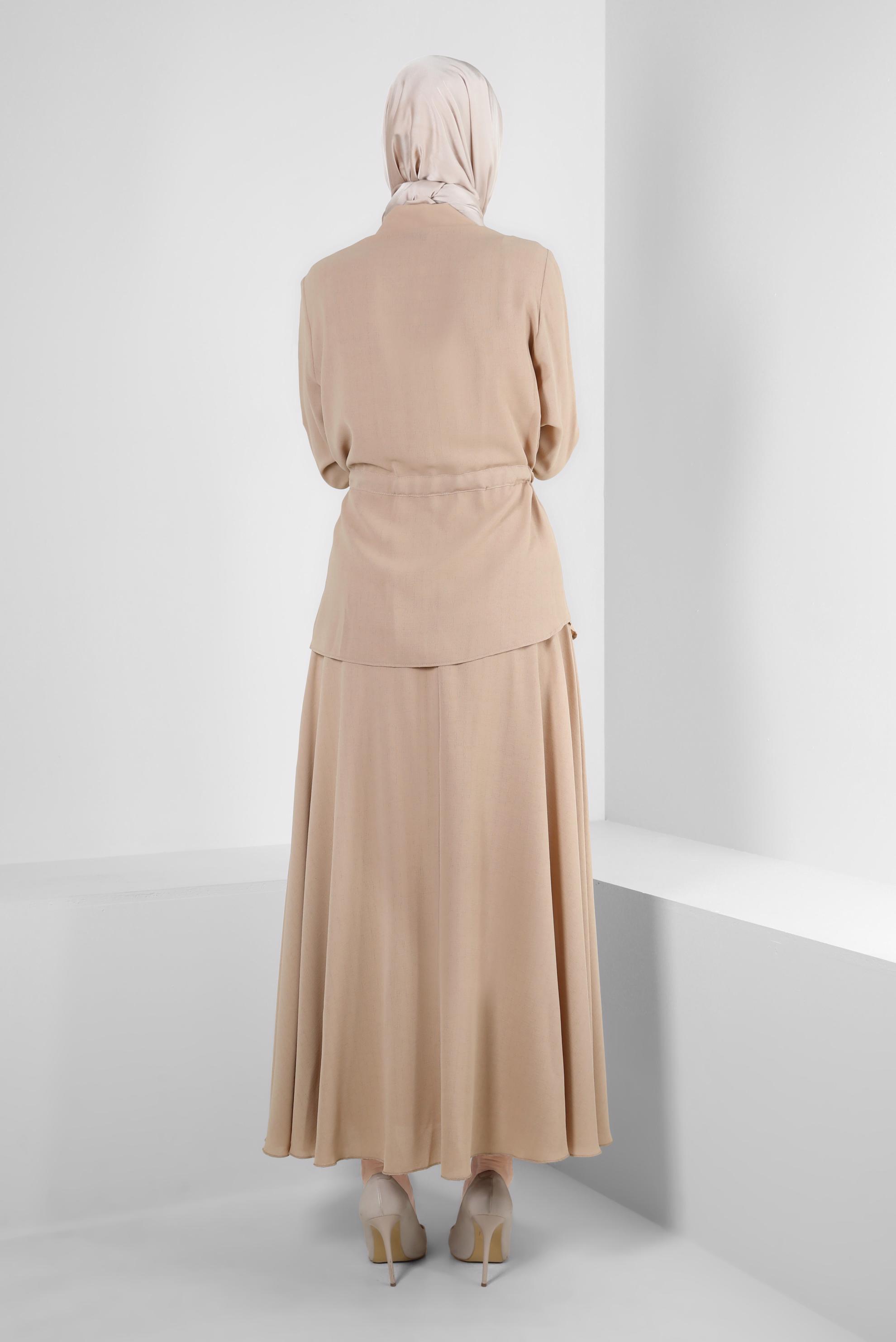 Tesettür giyim BEJ GÖMLEK YAKA BELİ BÜZGÜLÜ İKİLİ ETEKLİ TAKIM 43893