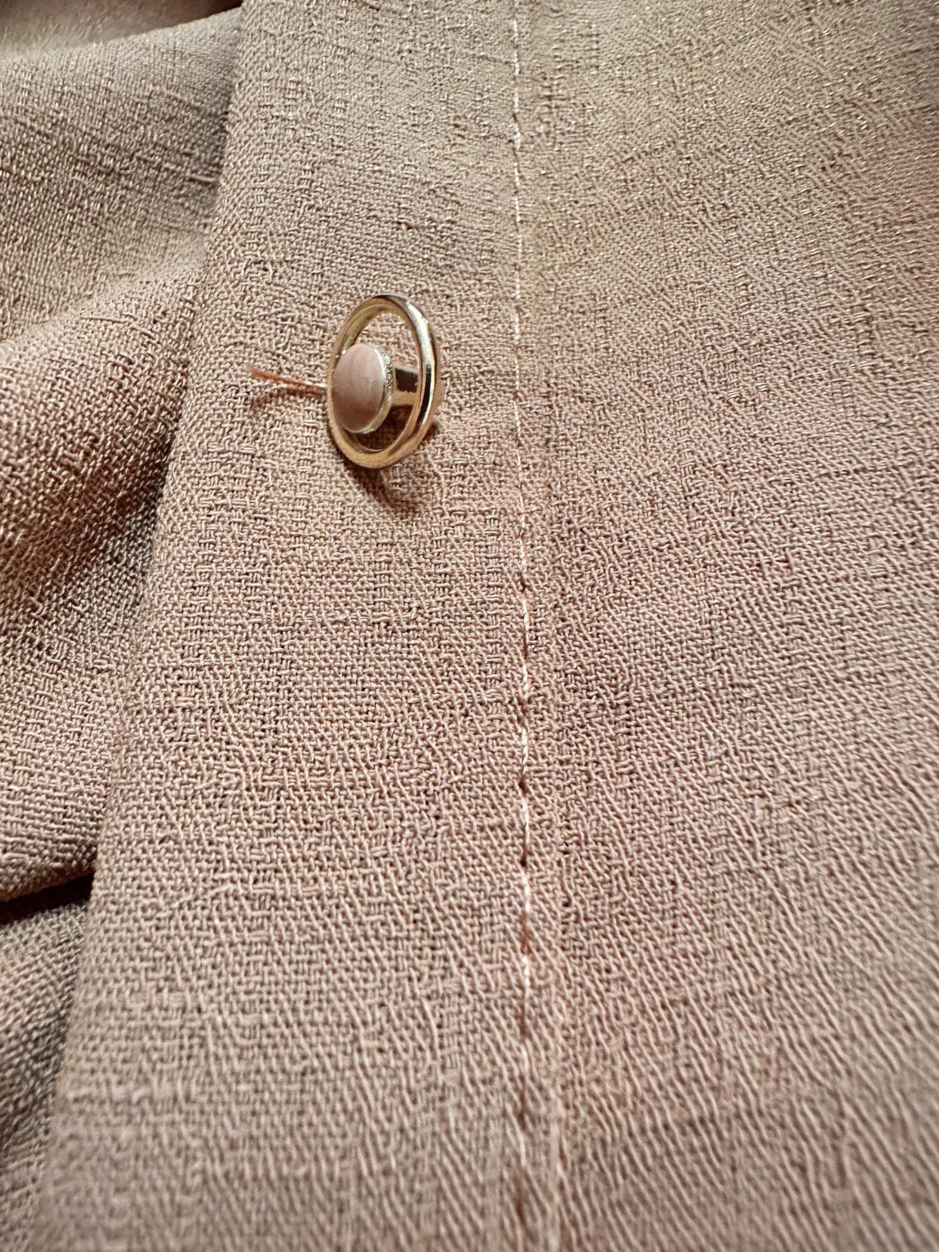 Tesettür giyim BEJ GÖMLEK YAKA BELİ BÜZGÜLÜ İKİLİ ETEKLİ TAKIM 43893