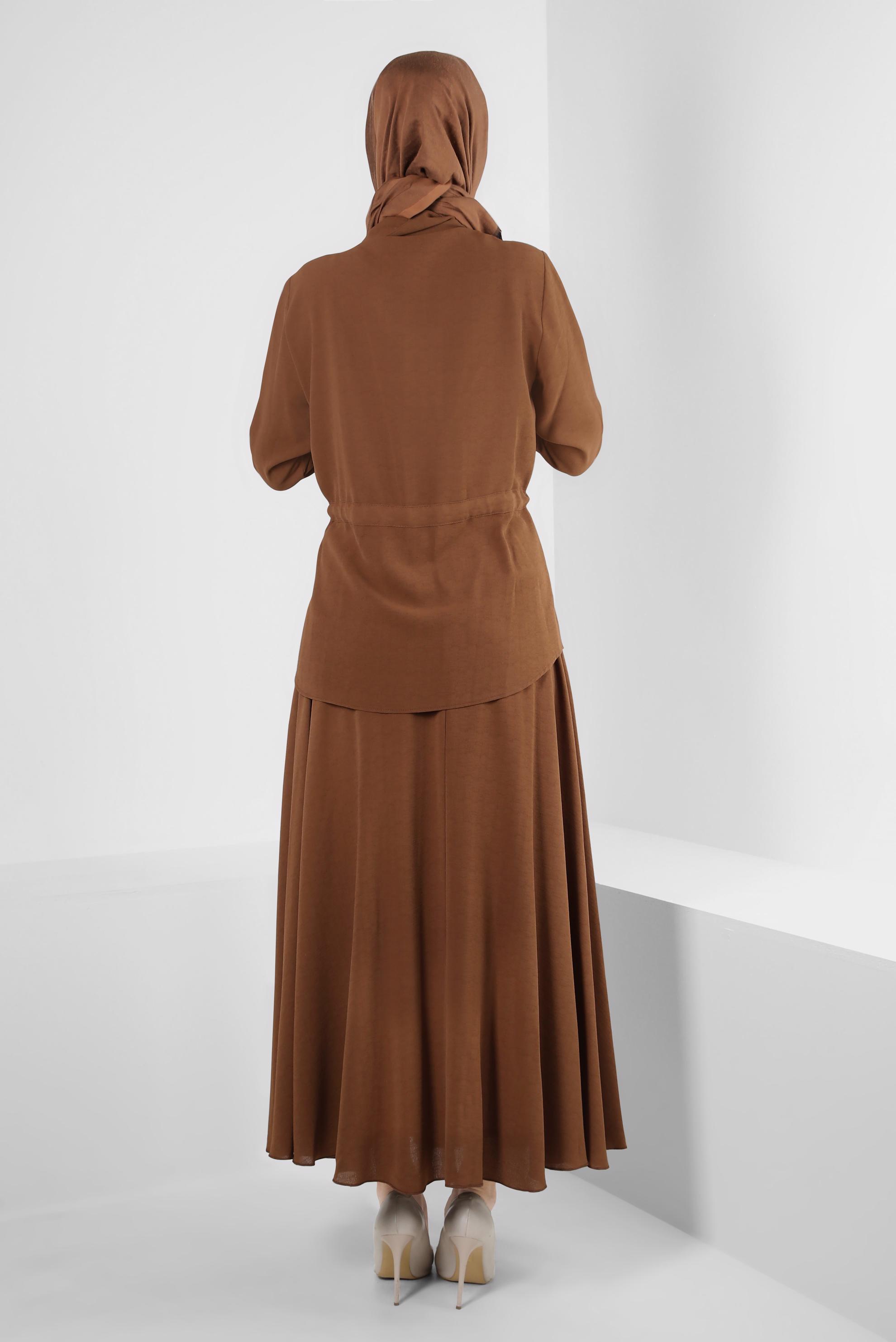 Tesettür giyim KAHVE GÖMLEK YAKA BELİ BÜZGÜLÜ İKİLİ ETEKLİ TAKIM 43893