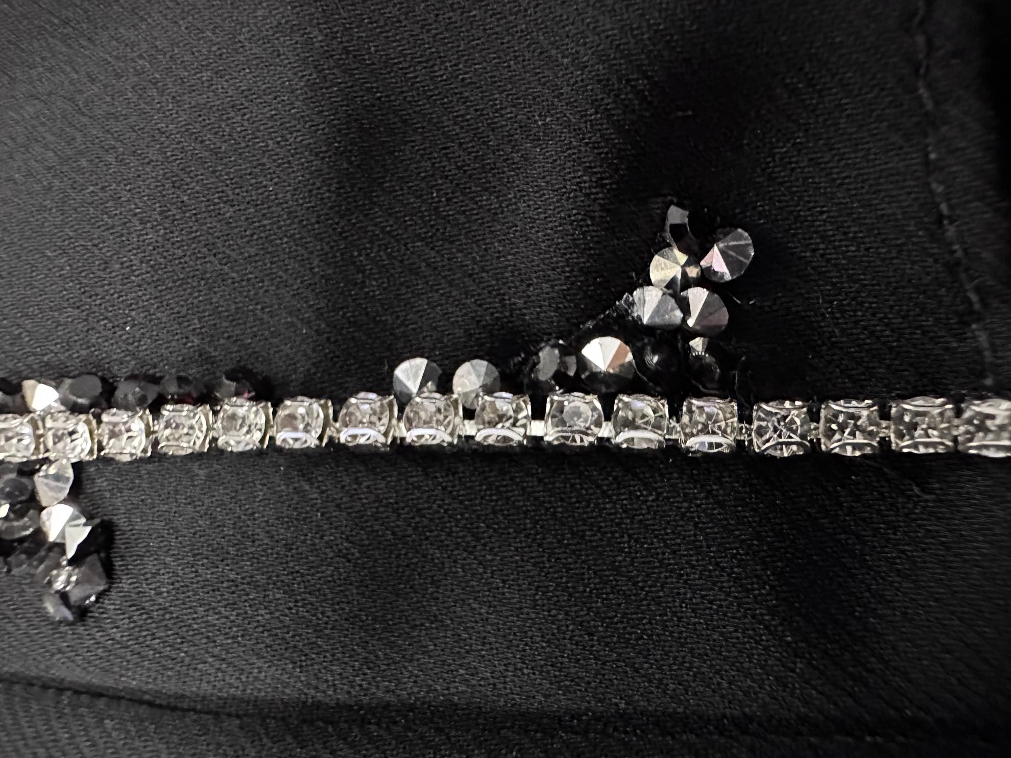 Tesettür giyim SİYAH TAŞLI ASİMETRİK KESİM PANTOLONLU TAKIM 30315