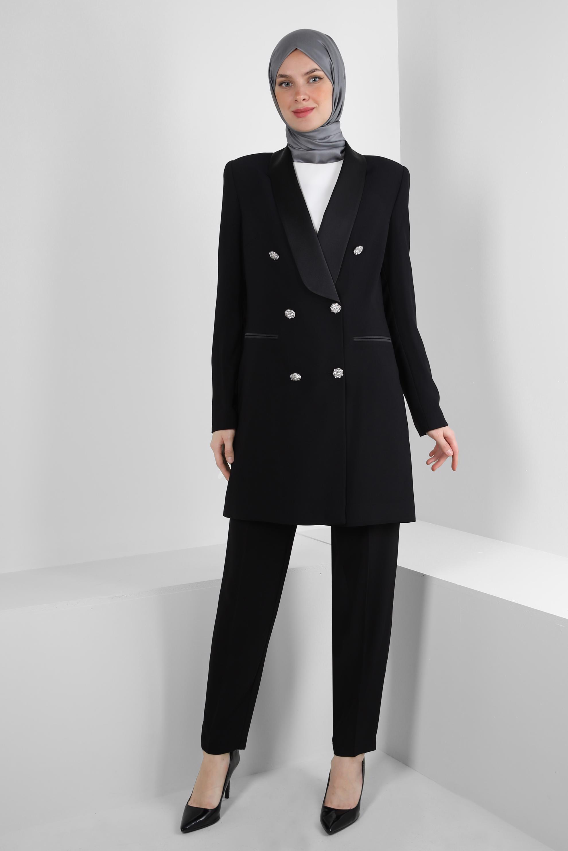 Tesettür giyim SİYAH TAŞ DÜĞMELİ KRUVAZE YAKA PANTOLONLU TAKIM 30316