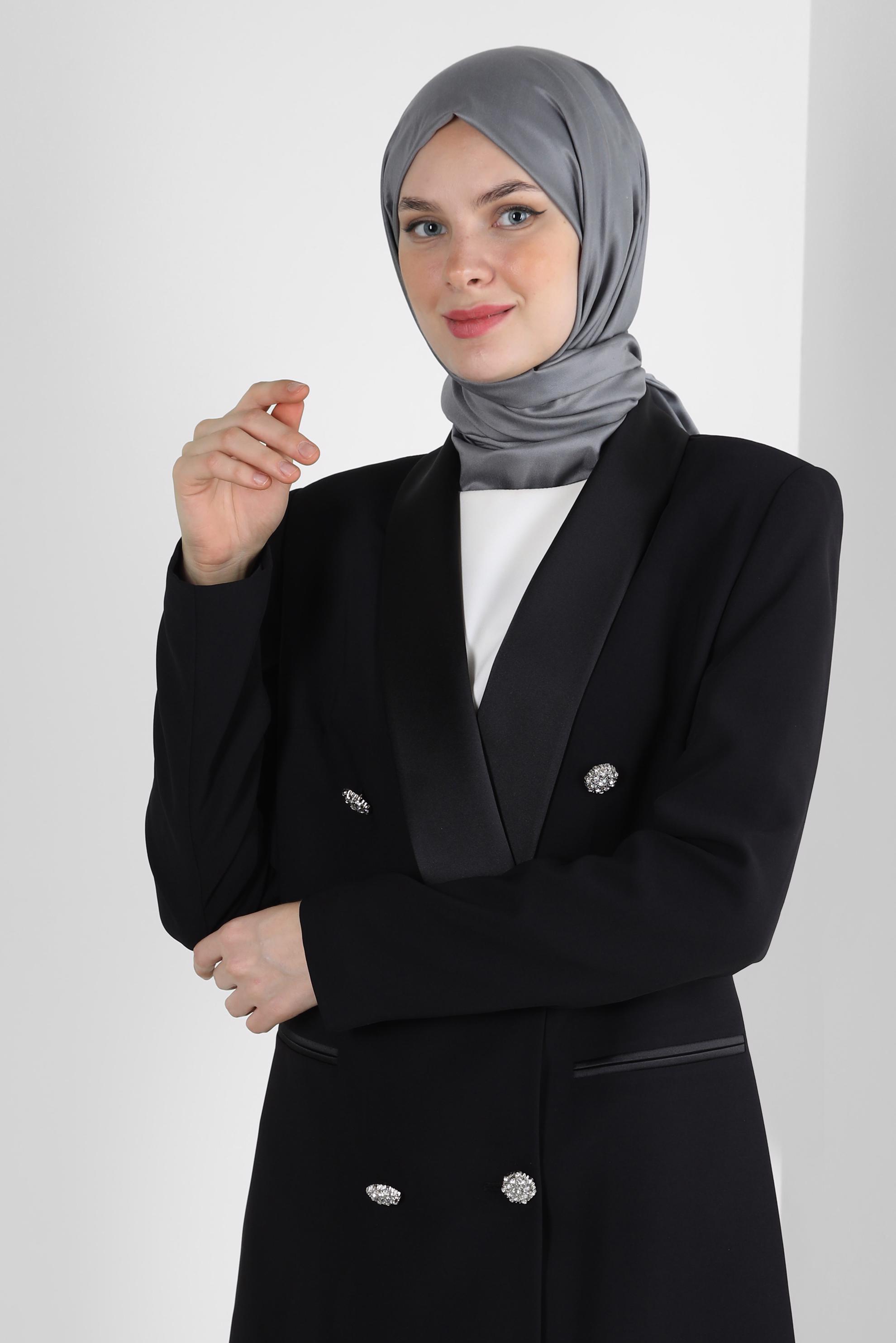 Tesettür giyim SİYAH TAŞ DÜĞMELİ KRUVAZE YAKA PANTOLONLU TAKIM 30316