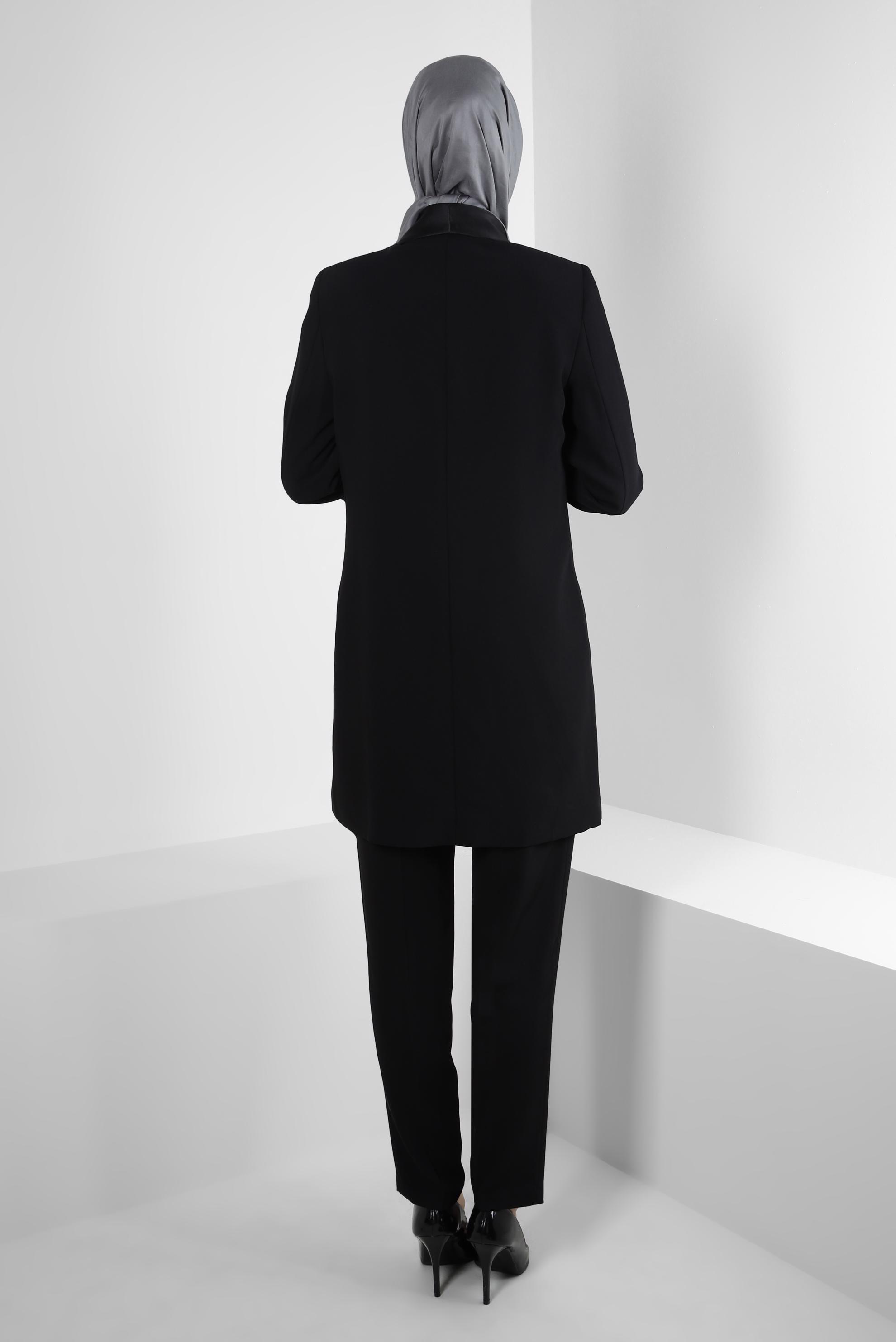 Tesettür giyim SİYAH TAŞ DÜĞMELİ KRUVAZE YAKA PANTOLONLU TAKIM 30316