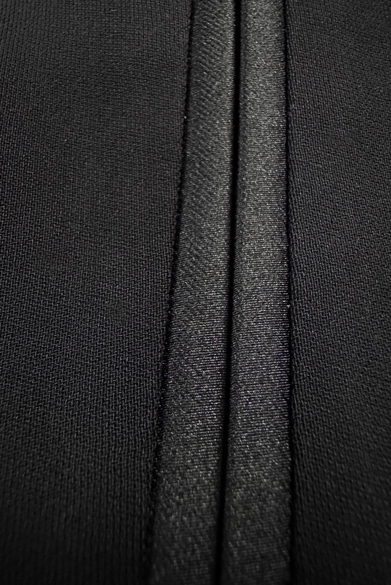 Tesettür giyim SİYAH TAŞ DÜĞMELİ KRUVAZE YAKA PANTOLONLU TAKIM 30316