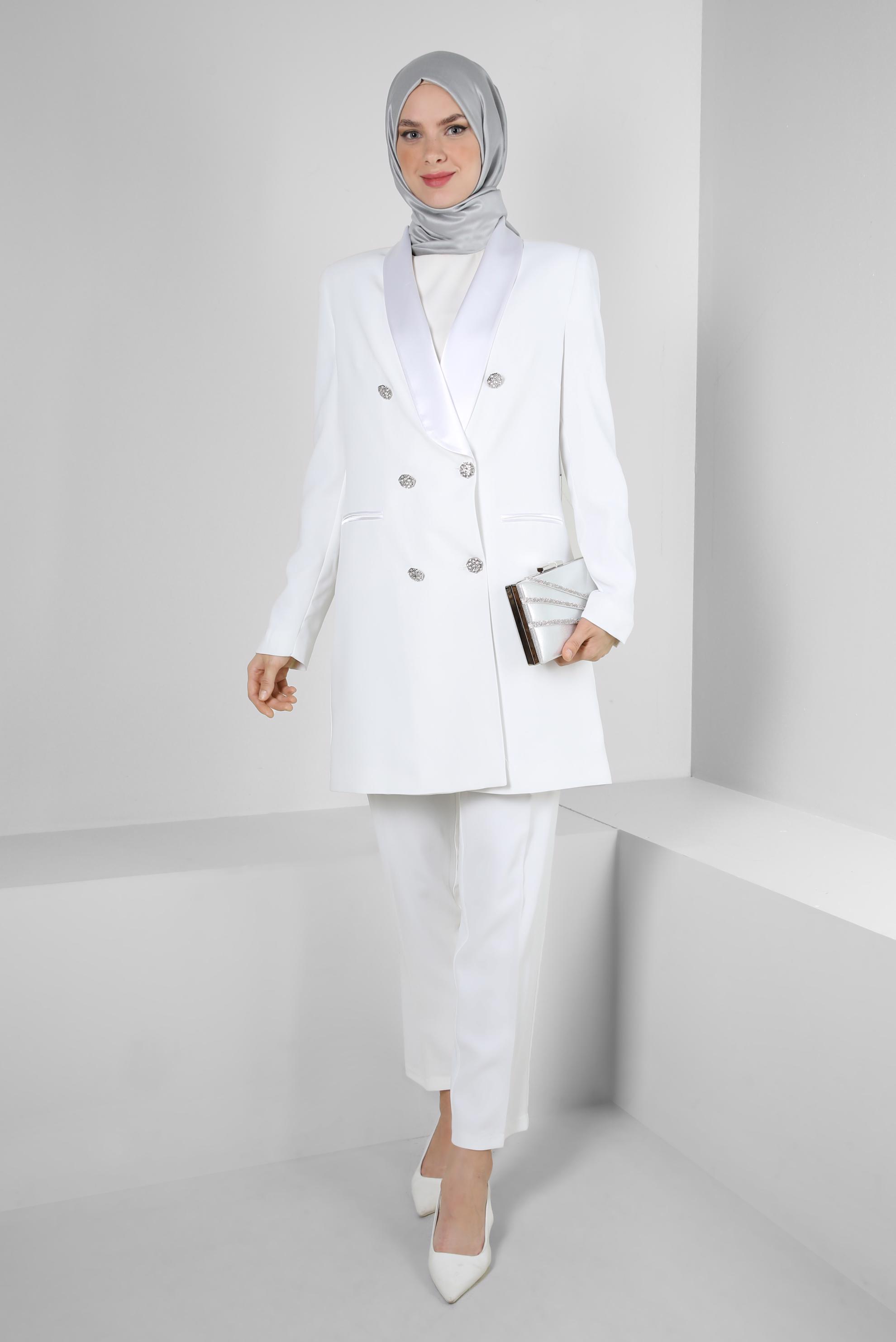 Tesettür giyim BEYAZ TAŞ DÜĞMELİ KRUVAZE YAKA PANTOLONLU TAKIM 30316