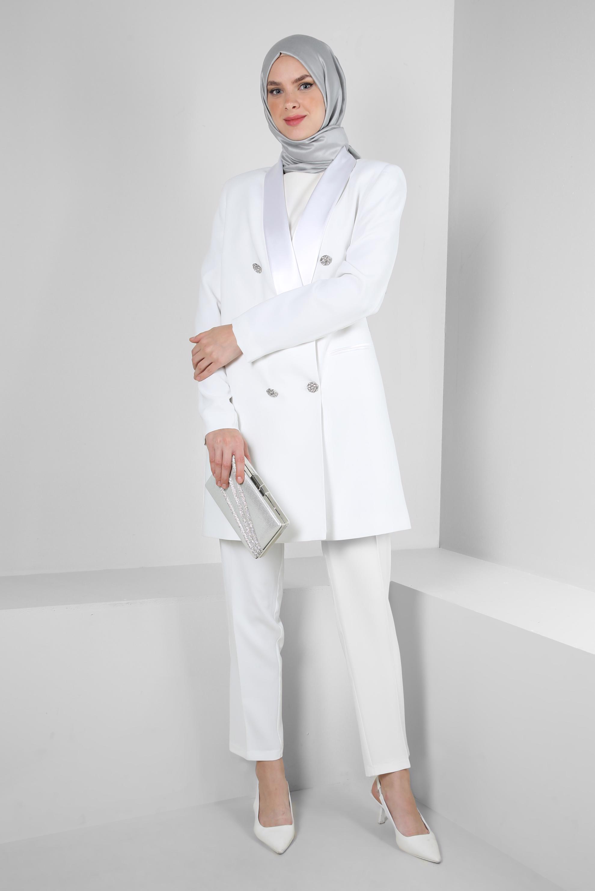 Tesettür giyim BEYAZ TAŞ DÜĞMELİ KRUVAZE YAKA PANTOLONLU TAKIM 30316