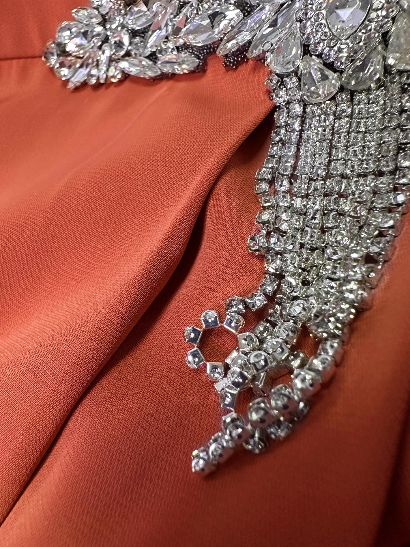 Tesettür giyim TURUNCU ASİMETRİK KESİM TAŞ DETAYLI İKİLİ PANTOLONLU TAKIM 30324