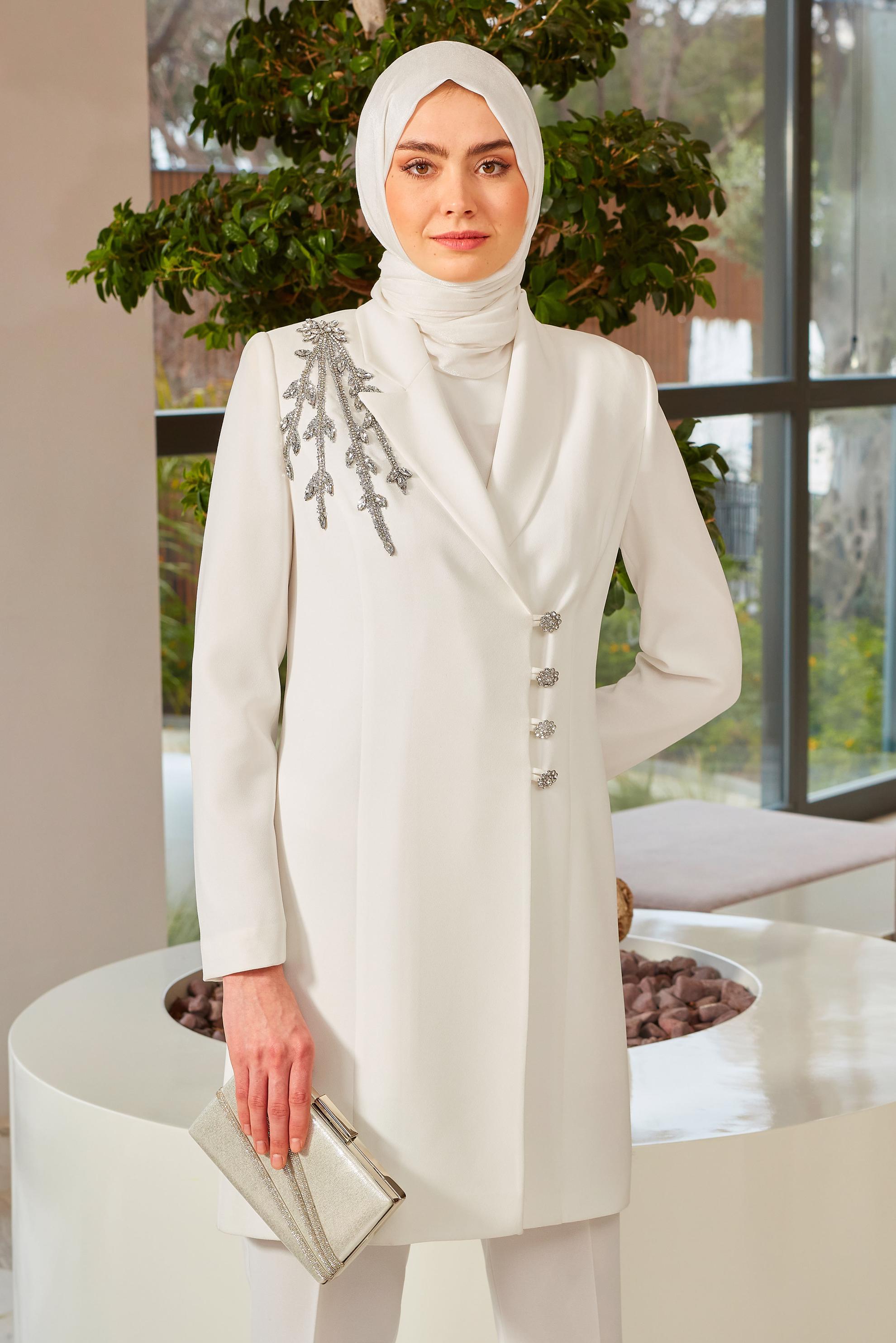 Tesettür giyim BEYAZ TAŞ BASKILI PANTOLONLU TAKIM 30326