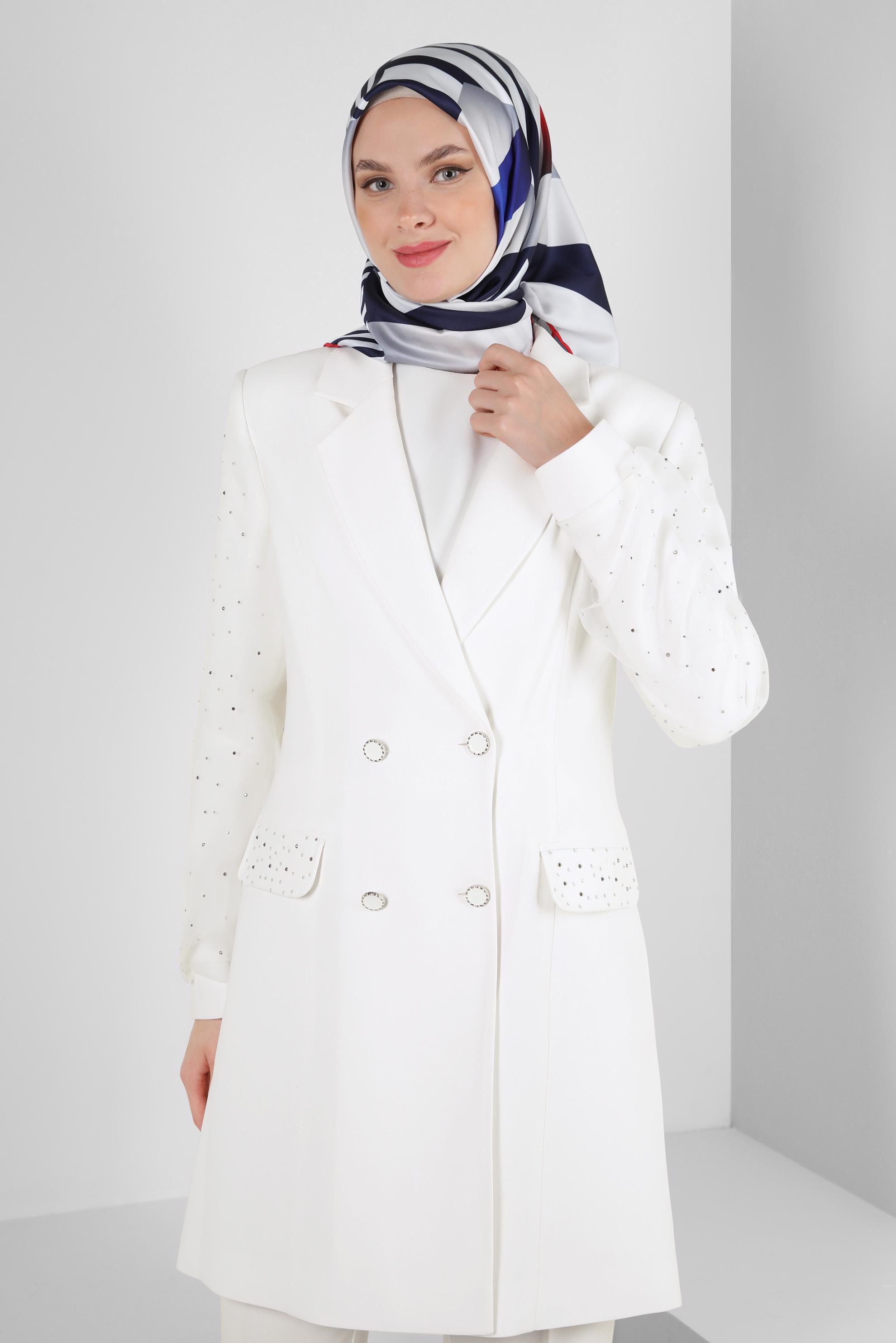 Tesettür giyim BEYAZ TAŞ BASKILI KREP İKİLİ PANTOLONLU TAKIM 30329