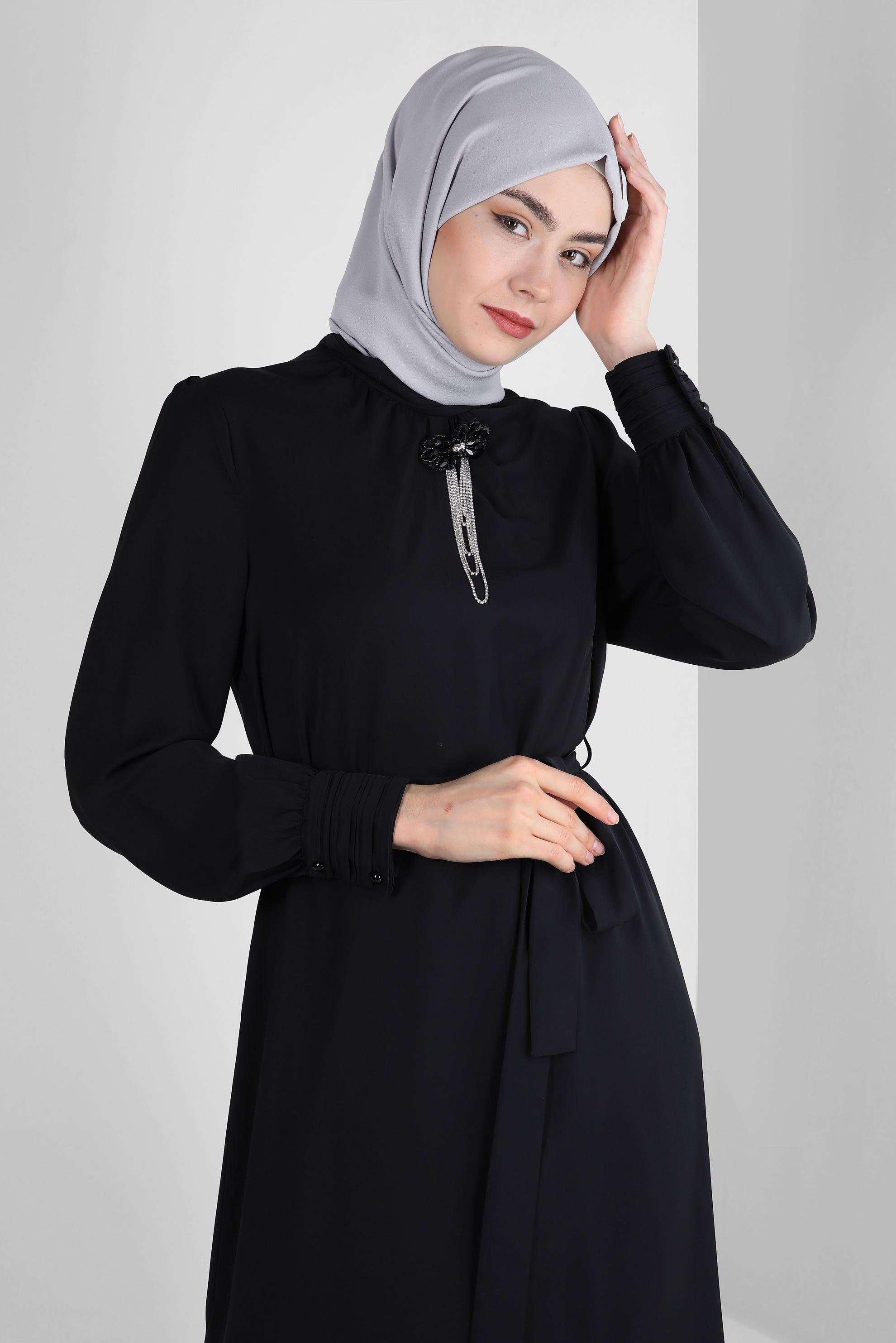 Vêtements hijab NOIR COSTUME PANTALON CEINTURE AVEC BROCHE BIJOUX 43516