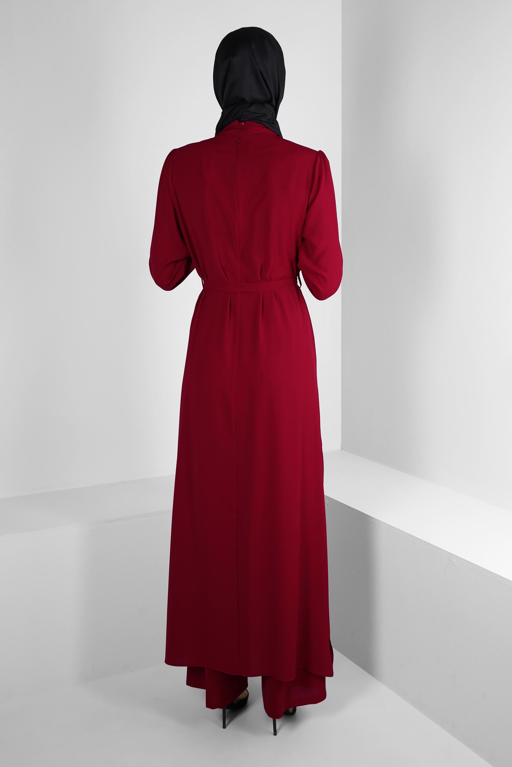 Tesettür giyim BORDO TAŞ BROŞ DETAYLI KUŞAKLI PANTOLONLU TAKIM 43516