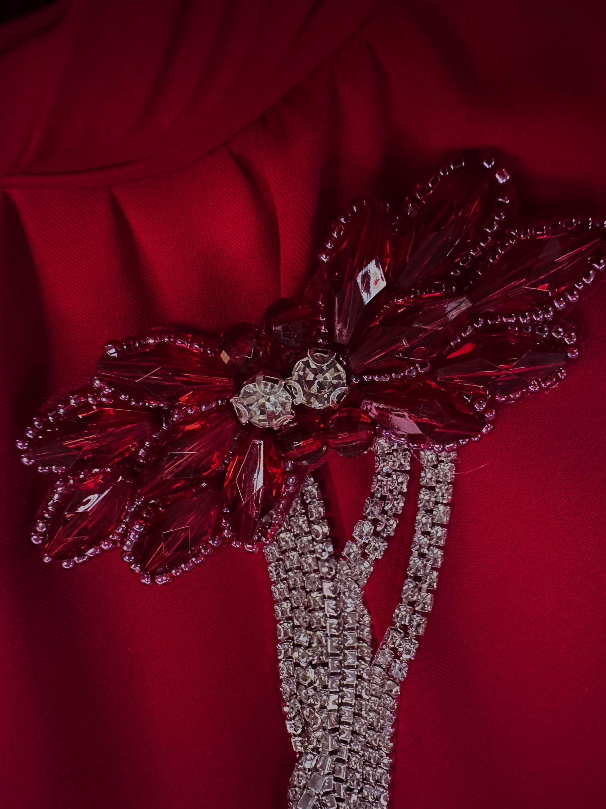 Tesettür giyim BORDO TAŞ BROŞ DETAYLI KUŞAKLI PANTOLONLU TAKIM 43516