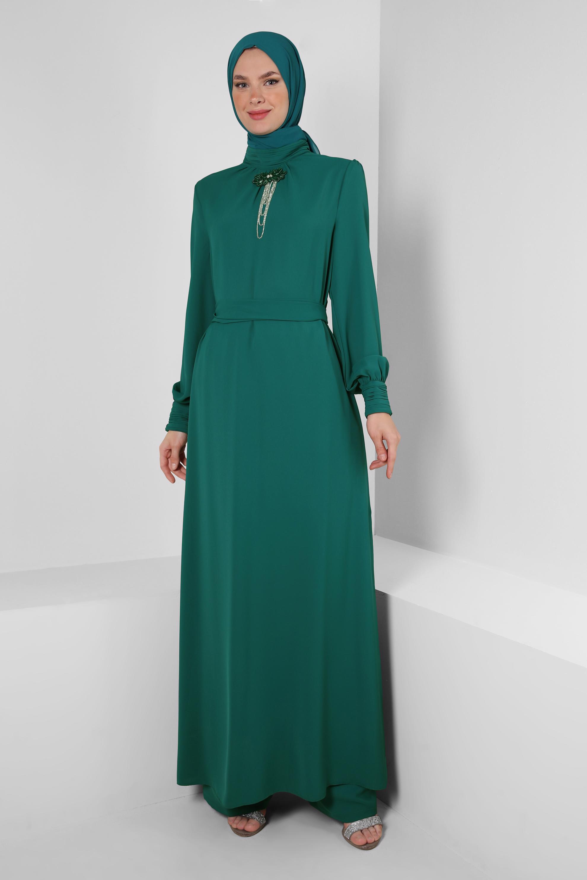 Tesettür giyim YEŞİL TAŞ BROŞ DETAYLI KUŞAKLI PANTOLONLU TAKIM 43516