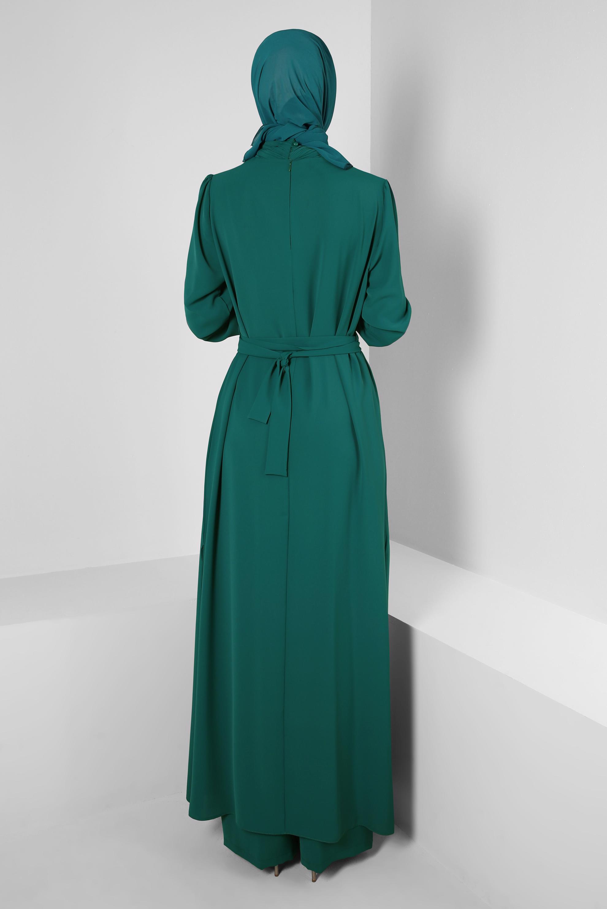 Tesettür giyim YEŞİL TAŞ BROŞ DETAYLI KUŞAKLI PANTOLONLU TAKIM 43516