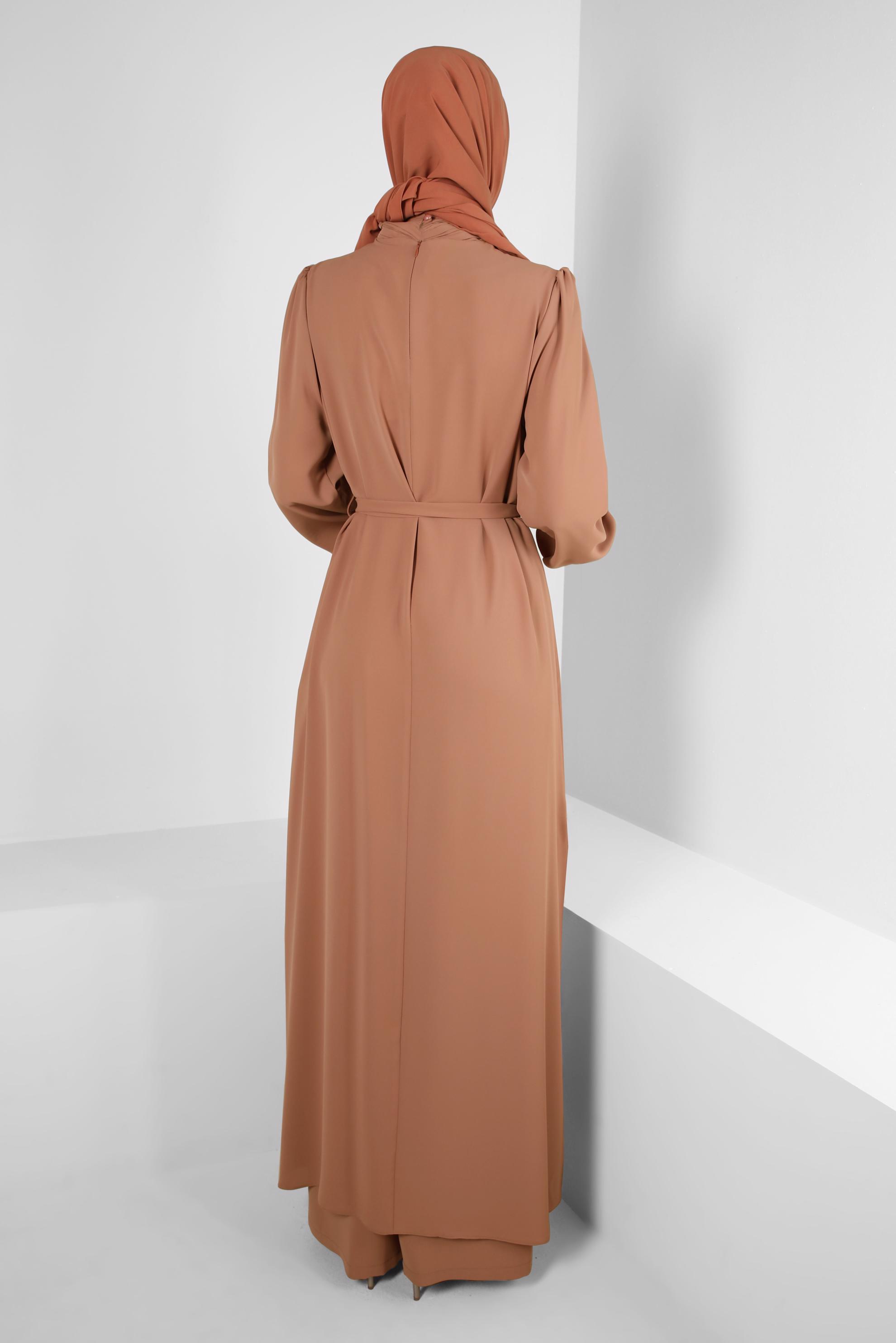 Tesettür giyim KAHVE TAŞ BROŞ DETAYLI KUŞAKLI PANTOLONLU TAKIM 43516