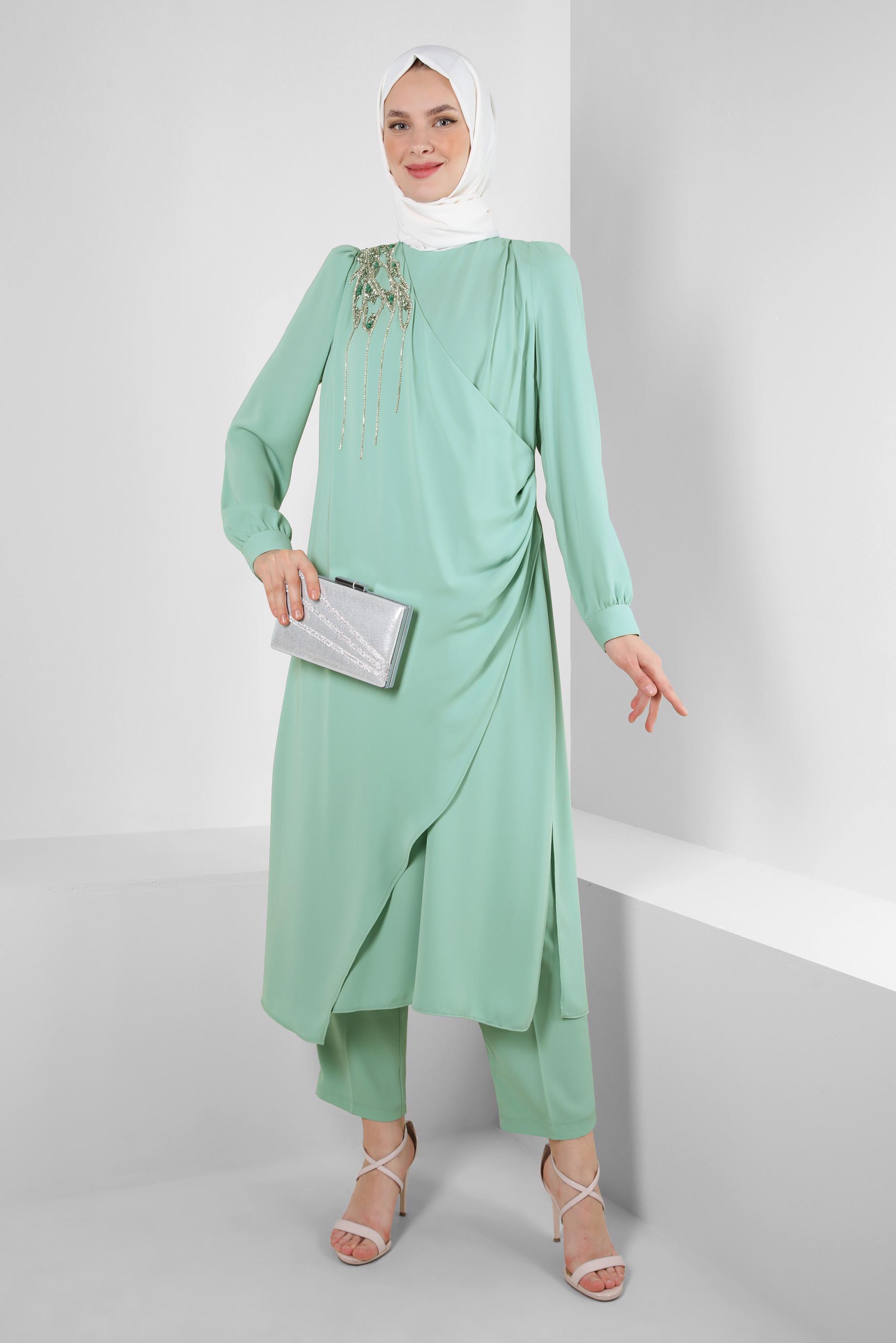 Tesettür giyim YEŞİL TAŞ BASKILI BİSİKLET YAKA PANTOLONLU TAKIM 43578