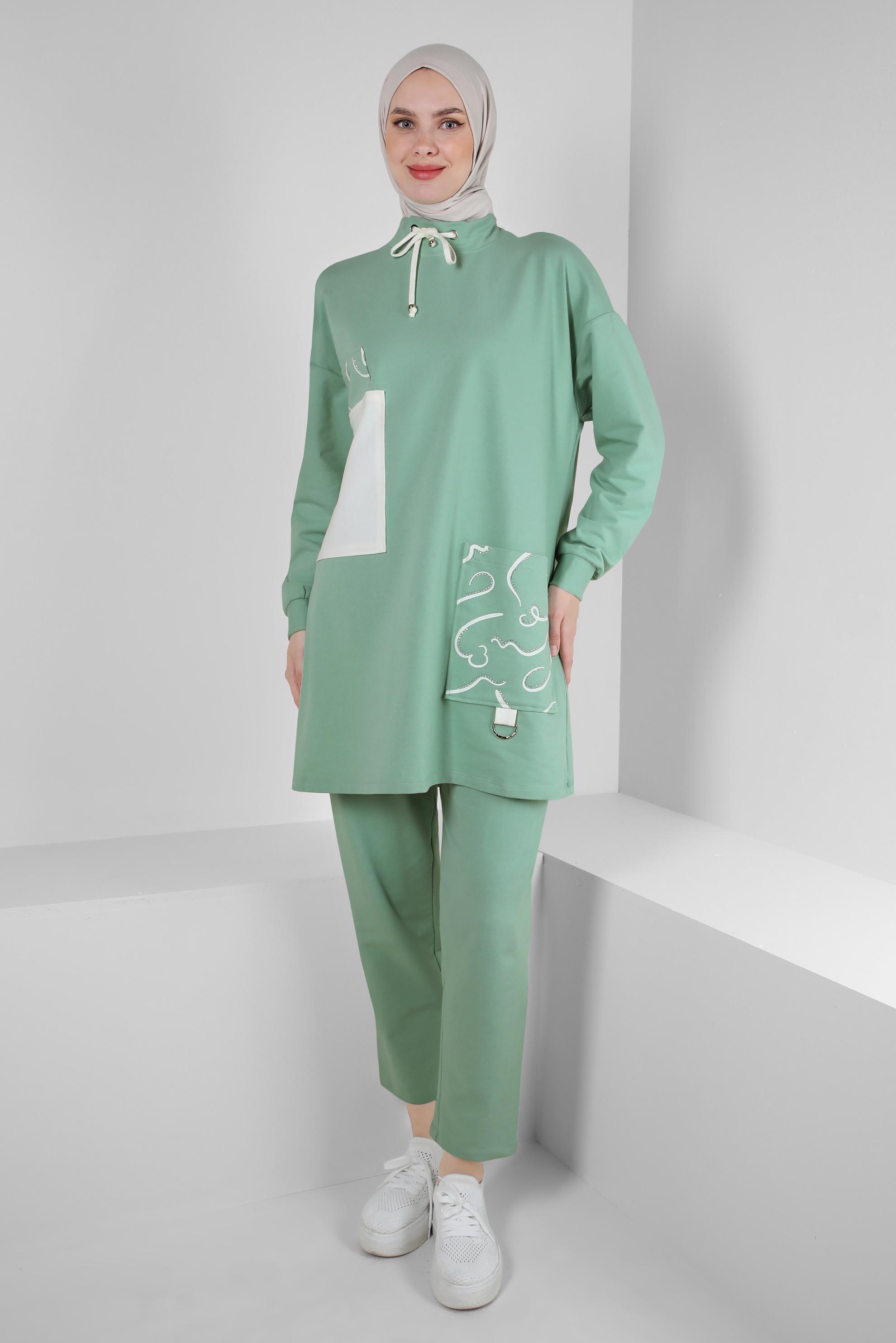 Tesettür giyim YEŞİL DESENLİ YAKASI BAĞCIKLI İKİLİ PANTOLONLU TAKIM 43593