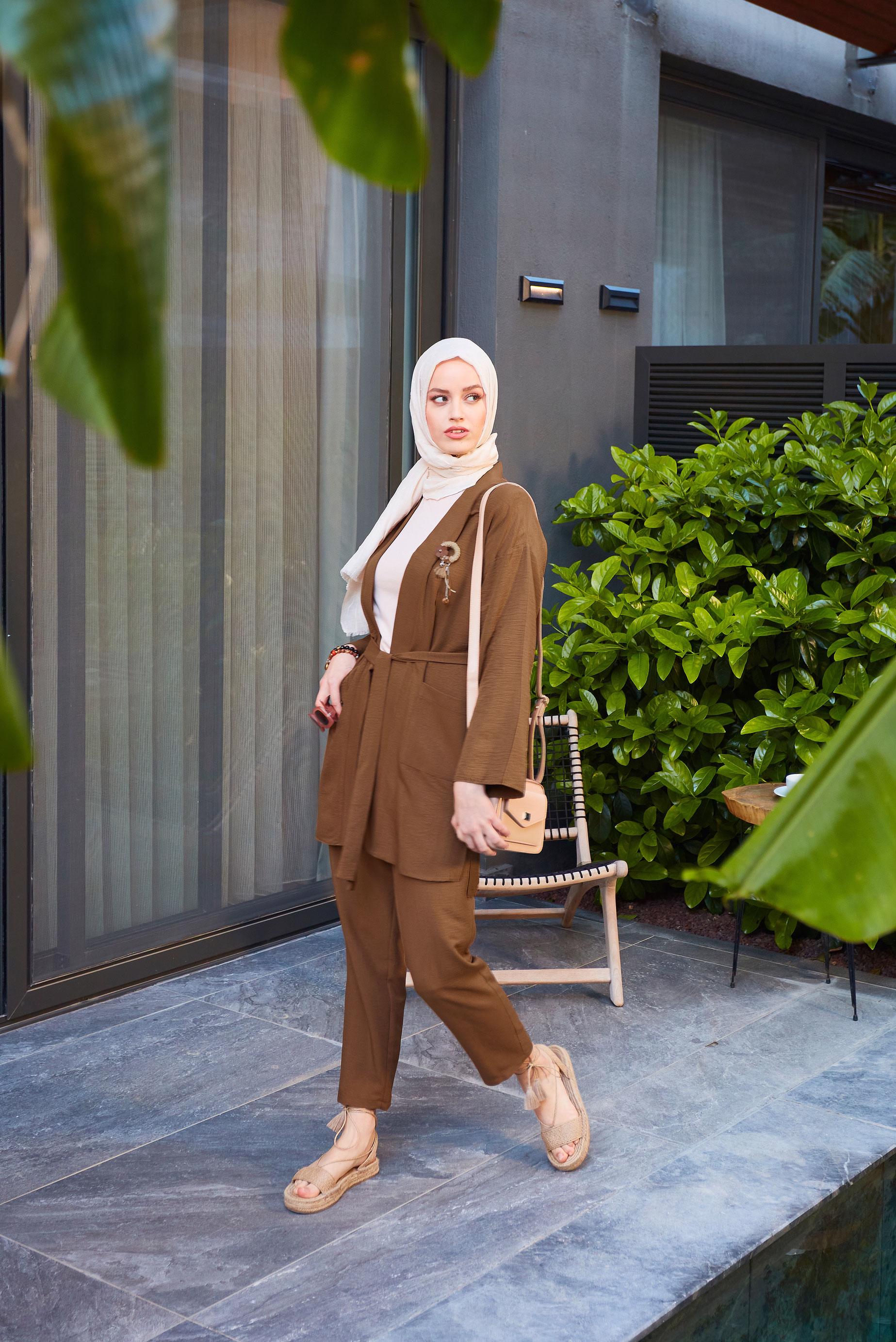 Tesettür giyim KAHVE KUŞAKLI BELİ LASTİKLİ İKİLİ PANTOLONLU TAKIM 43598