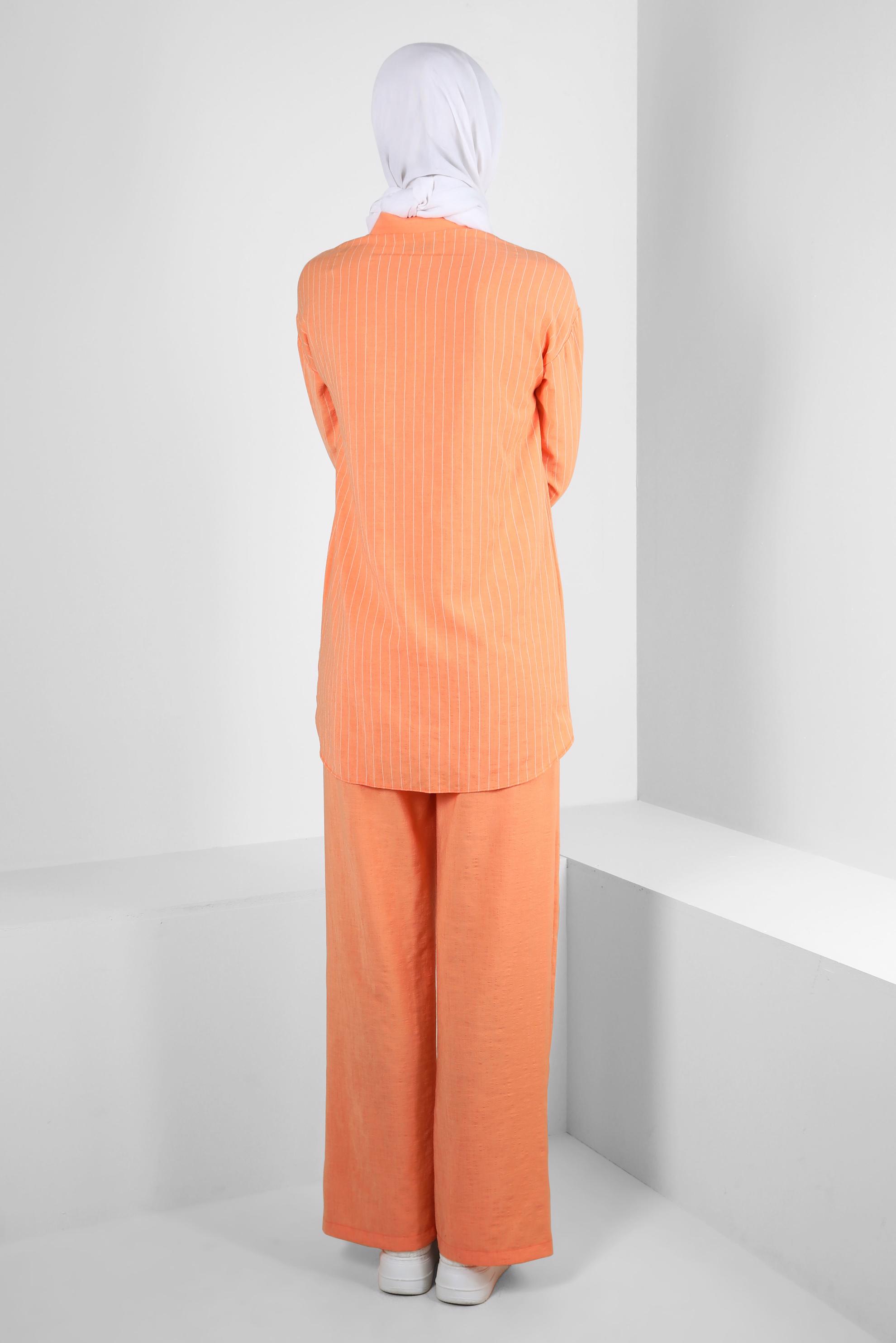 Tesettür giyim TURUNCU ÇİZGİLİ PAÇASI YIRTMAÇ DETAYLI PANTOLONLU TAKIM 43600