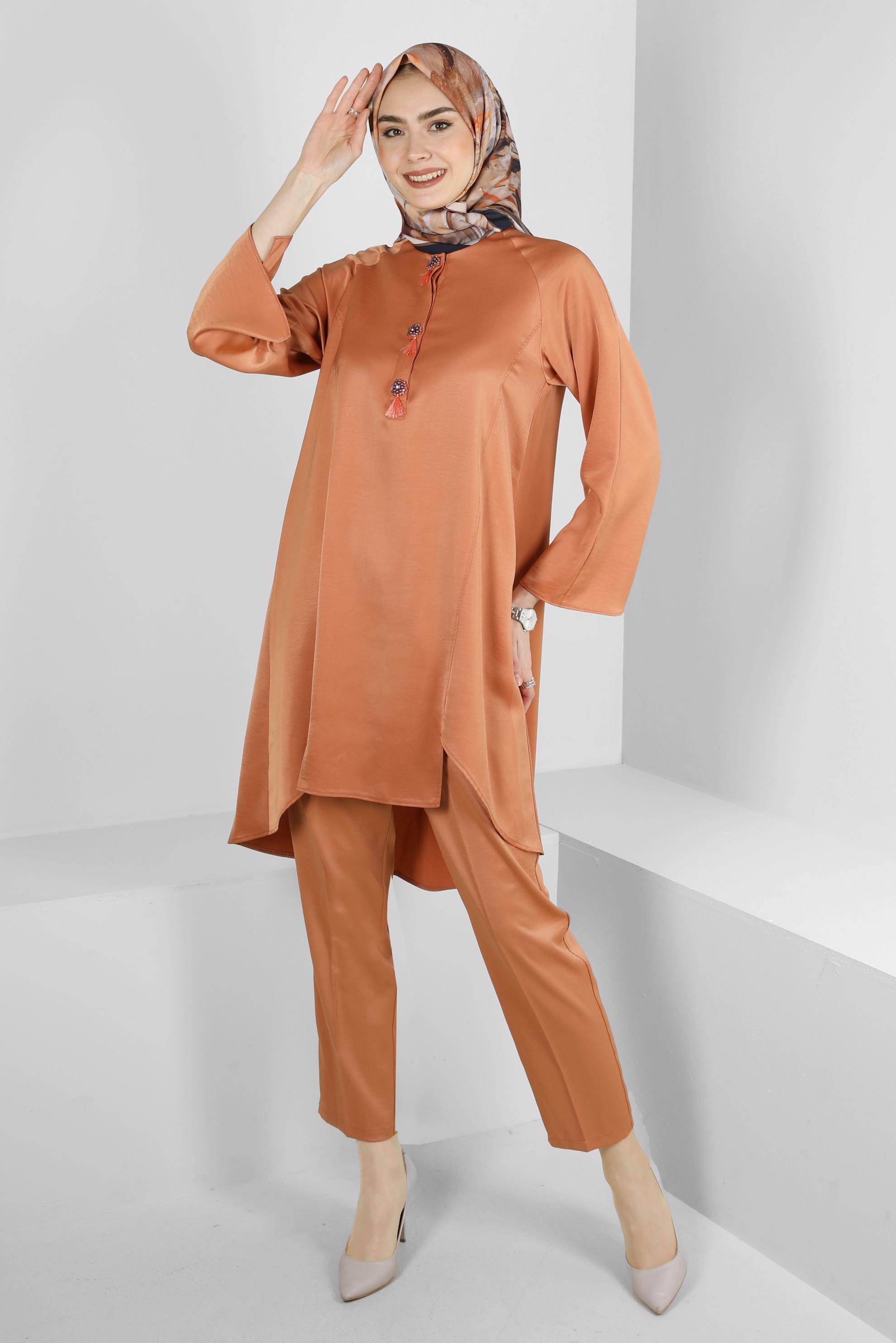 Tesettür giyim TURUNCU ASİMETRİK KESİM SATEN İKİLİ PANTOLONLU TAKIM 43613