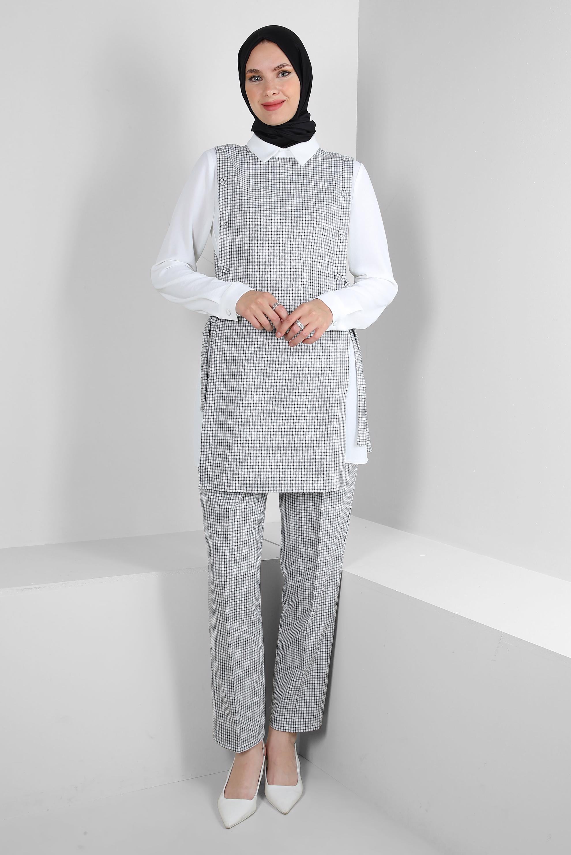 Tesettür giyim SİYAH PÖTİKARE DESENLİ BAĞLAMA DETAYLI PANTOLONLU TAKIM 43637