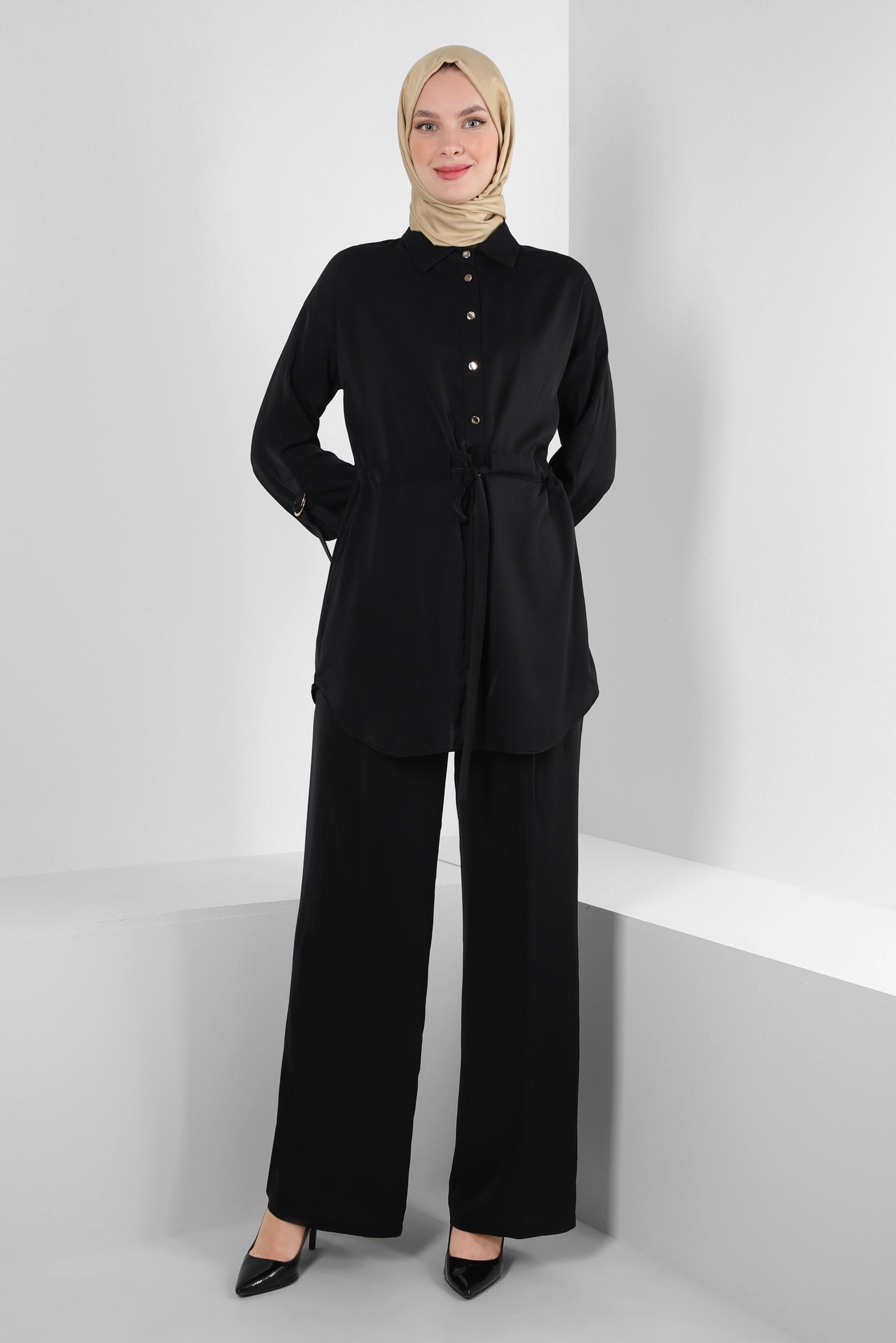 Tesettür giyim SİYAH BAĞLAMA DETAYLI GÖMLEK YAKA PANTOLONLU TAKIM 43684