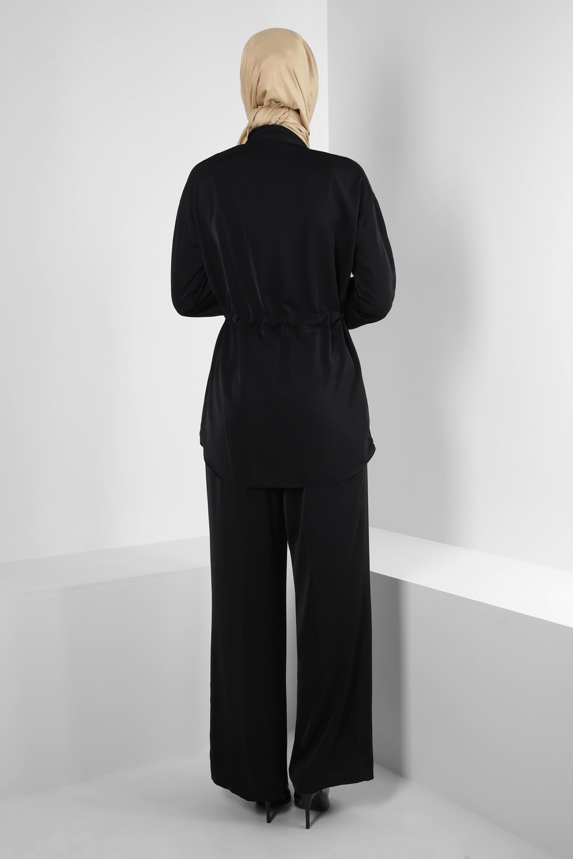 Tesettür giyim SİYAH BAĞLAMA DETAYLI GÖMLEK YAKA PANTOLONLU TAKIM 43684