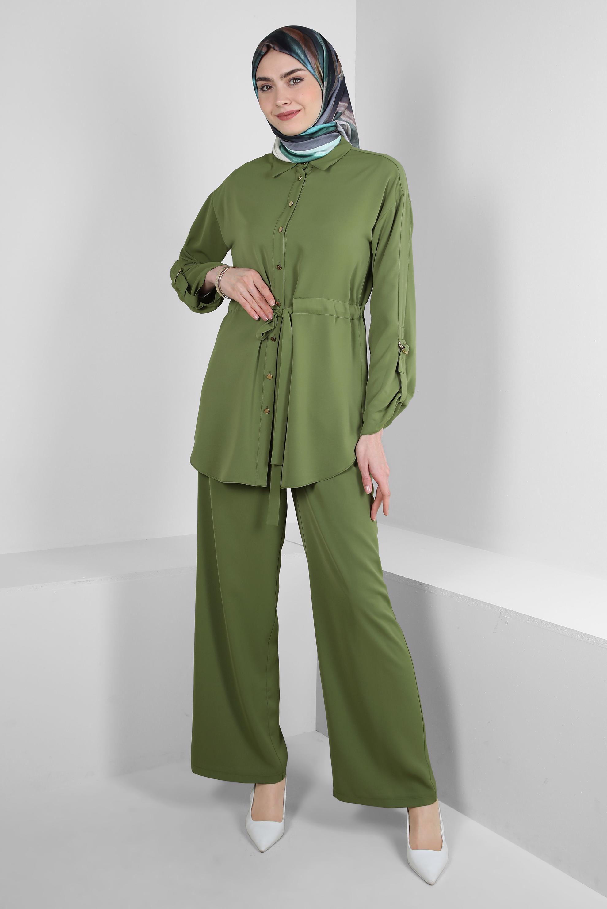 Tesettür giyim YEŞİL BAĞLAMA DETAYLI GÖMLEK YAKA PANTOLONLU TAKIM 43684