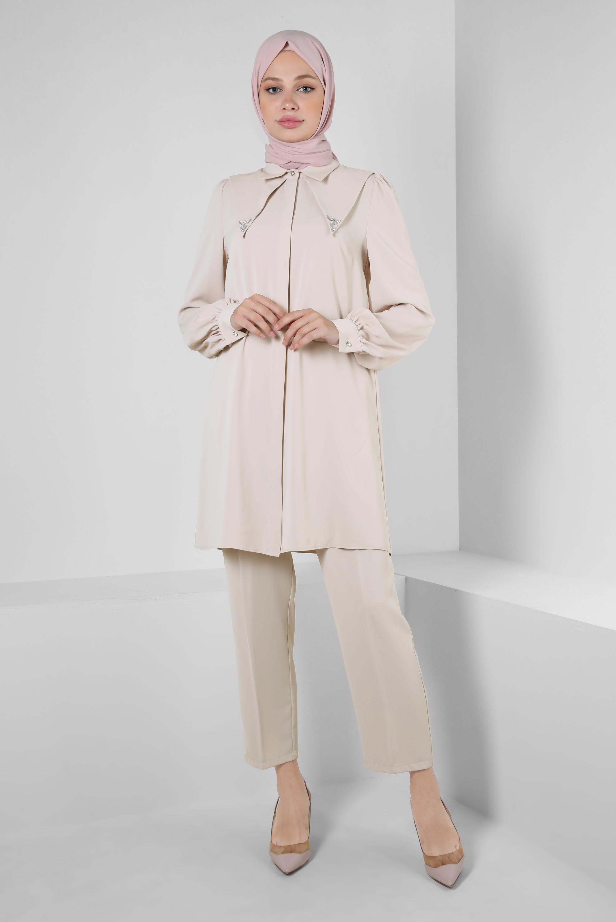 Tesettür giyim BEJ TAŞ DETAYLI BELİ LASTİKLİ İKİLİ PANTOLONLU TAKIM 43910