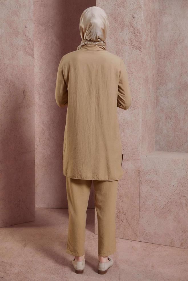 Tesettür giyim KAHVE TAŞ BASKILI PANTOLONLU TAKIM 43935 - ALVİNA