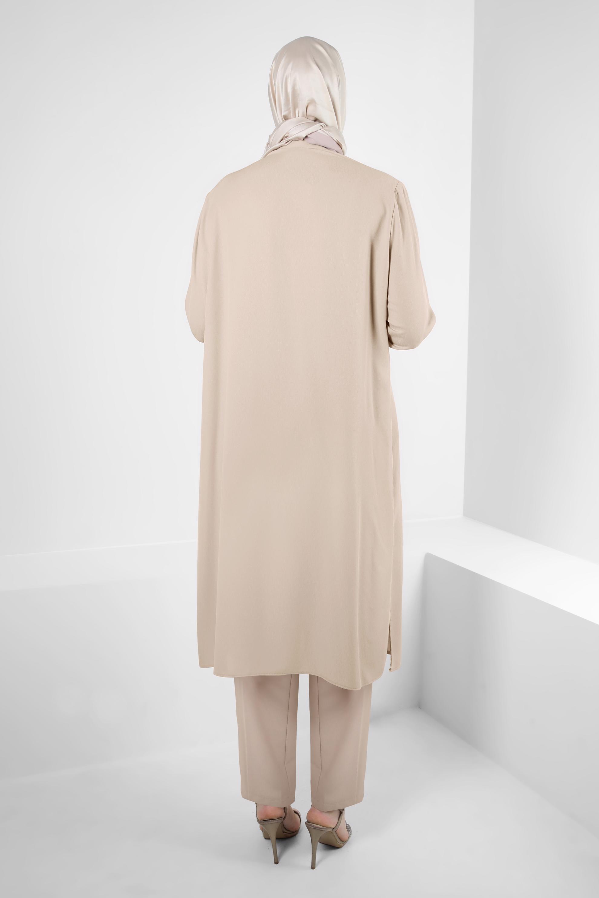 Vêtements hijab BEIGE TUNIQUE BOUTONNÉE INVISIBLE AVEC GEM BRODÉ 20386