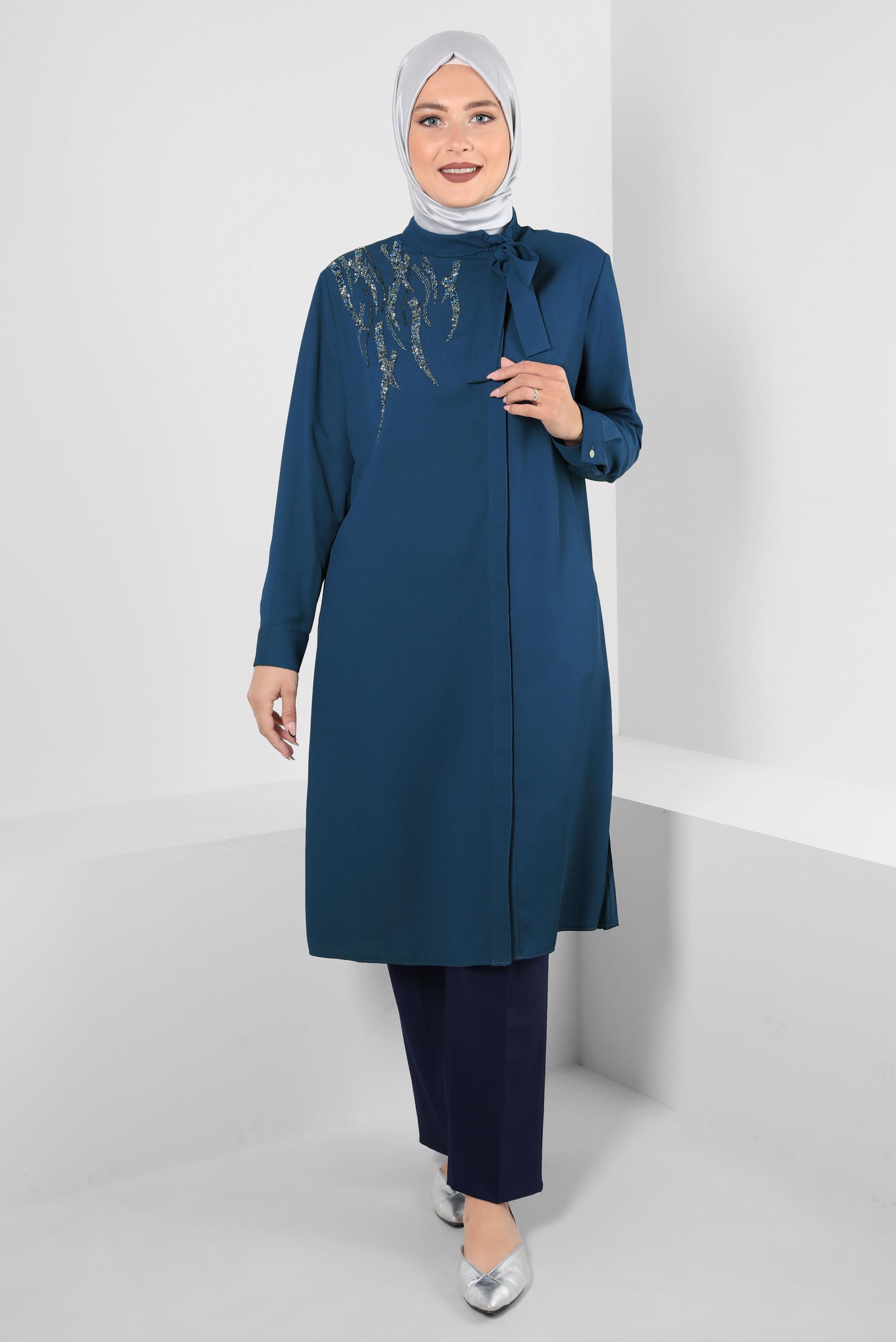 Vêtements hijab BLEU MARINE TUNIQUE BOUTONNÉE INVISIBLE AVEC GEM BRODÉ 20386