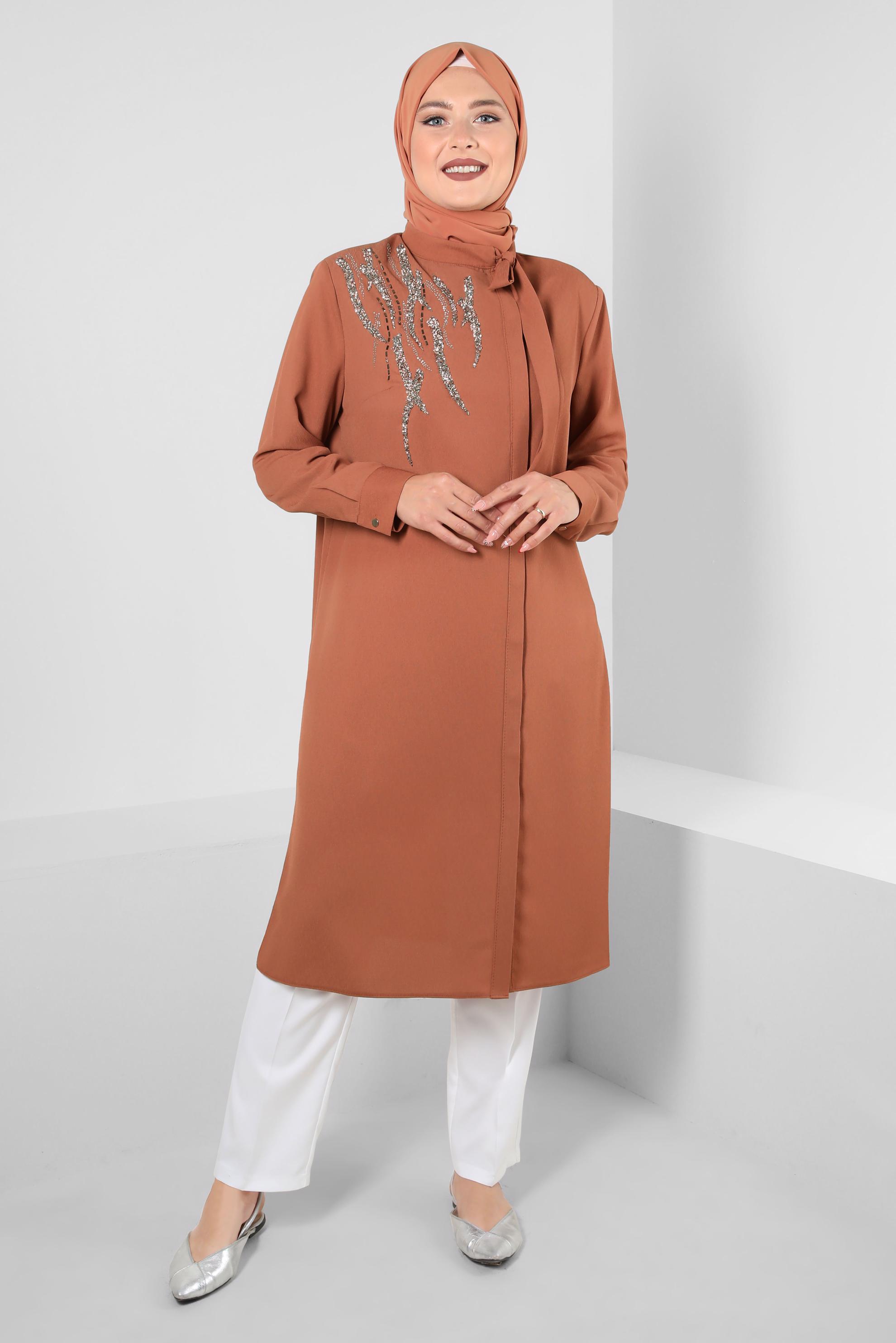 Vêtements hijab BRUN TUNIQUE BOUTONNÉE INVISIBLE AVEC GEM BRODÉ 20386