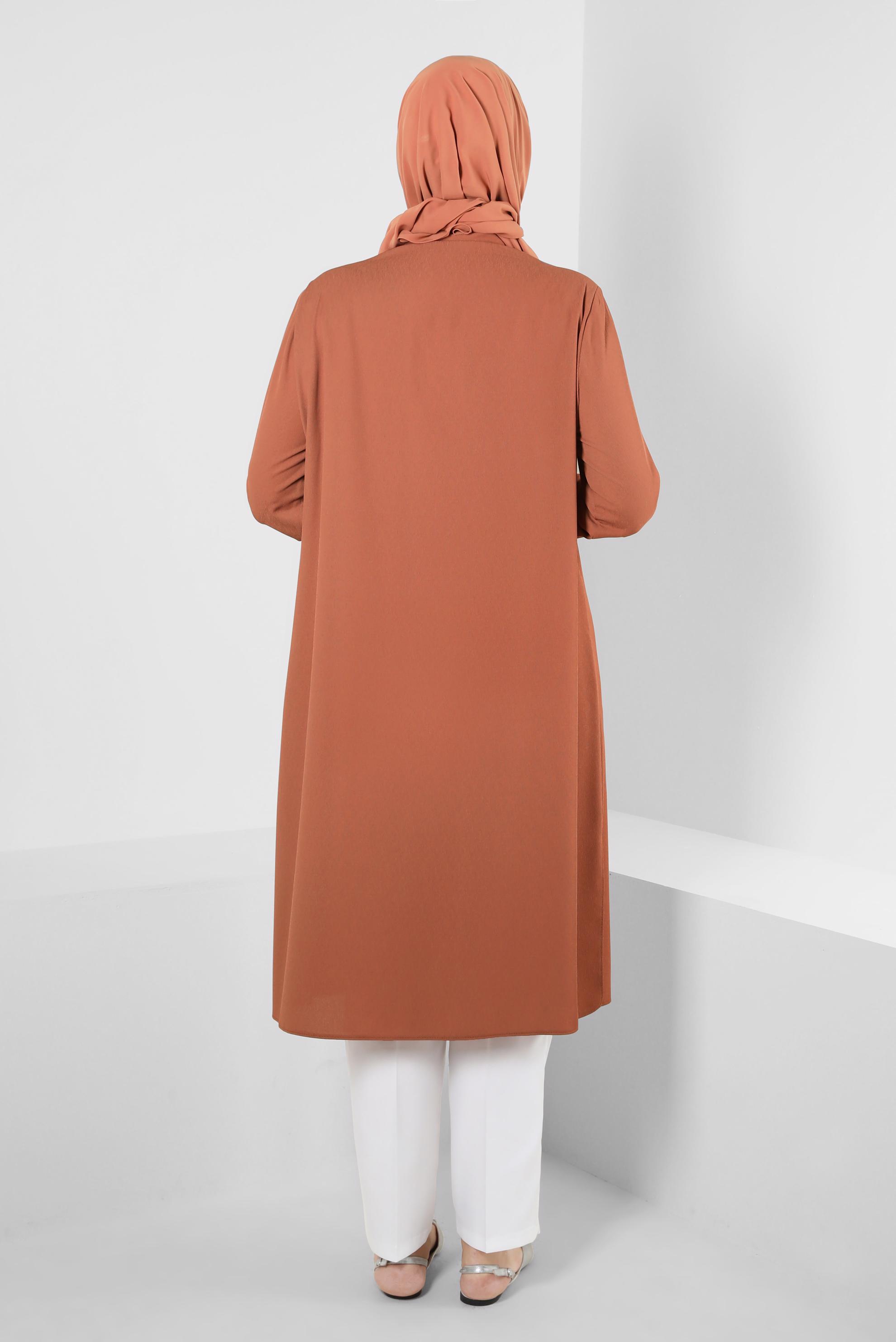 Vêtements hijab BRUN TUNIQUE BOUTONNÉE INVISIBLE AVEC GEM BRODÉ 20386