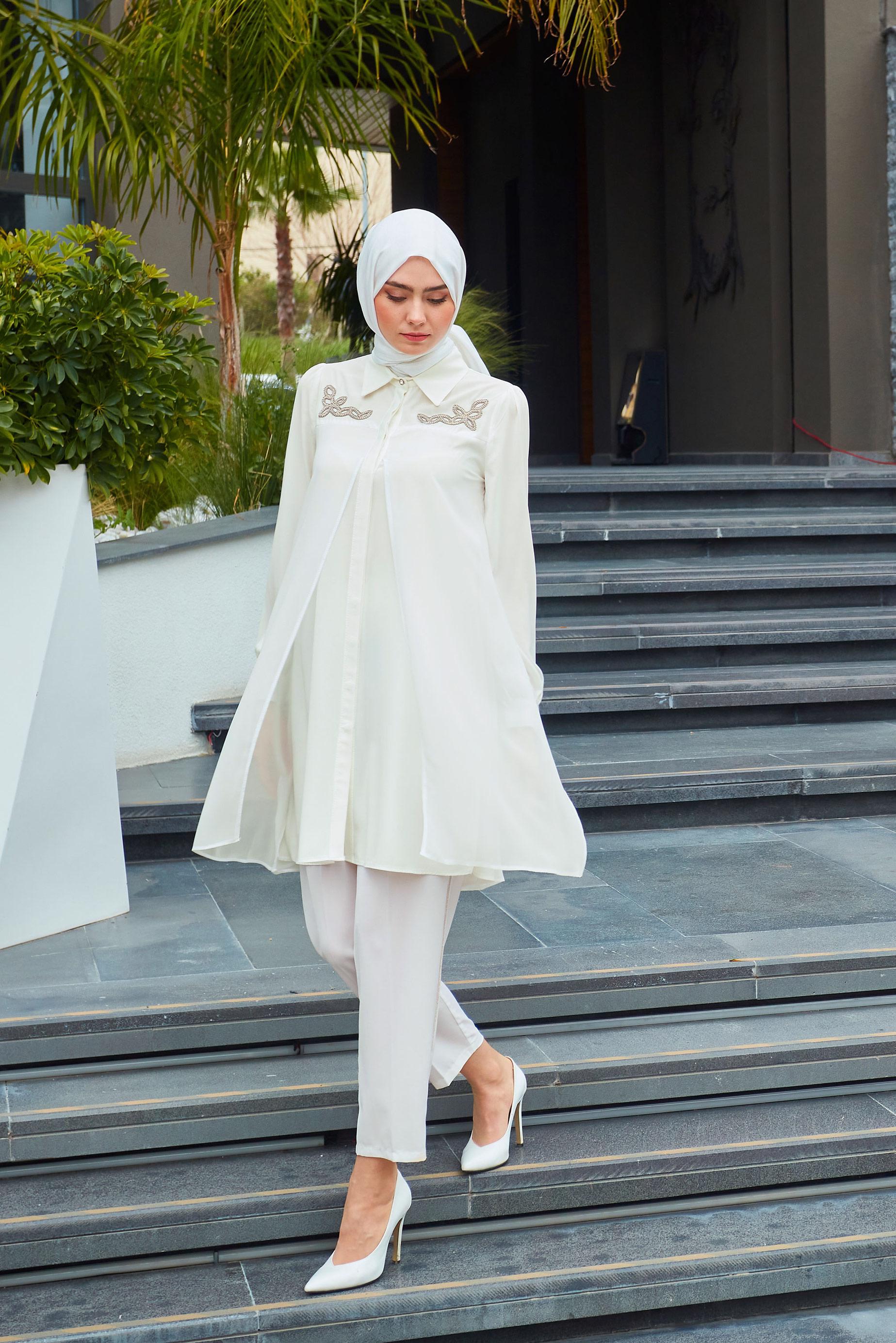 Tesettür giyim BEYAZ İŞLEME DETAYLI GİZLİ DÜĞMELİ TUNİK 43500