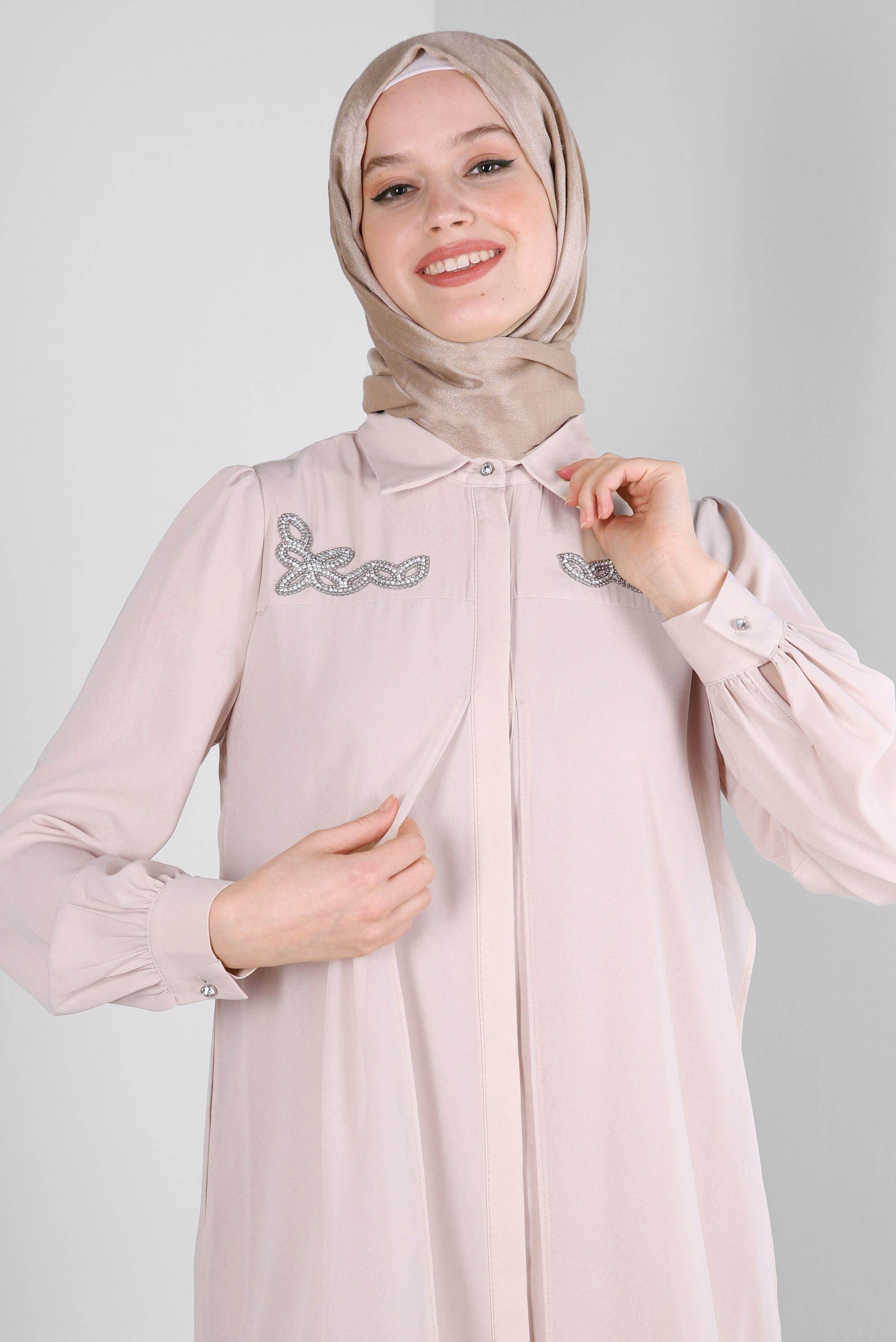 Tesettür giyim BEJ İŞLEME DETAYLI GİZLİ DÜĞMELİ TUNİK 43500