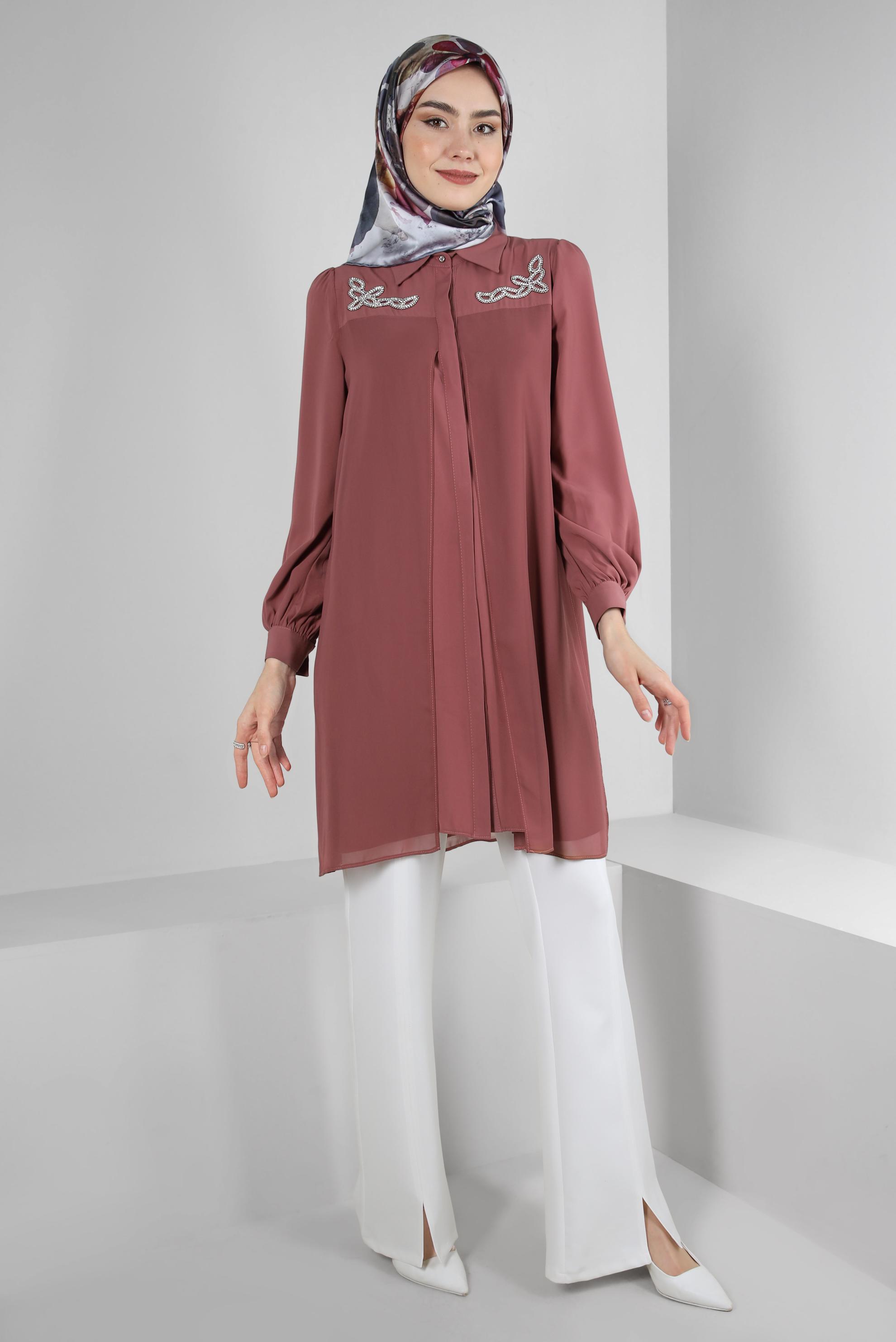 Tesettür giyim PEMBE İŞLEME DETAYLI GİZLİ DÜĞMELİ TUNİK 43500