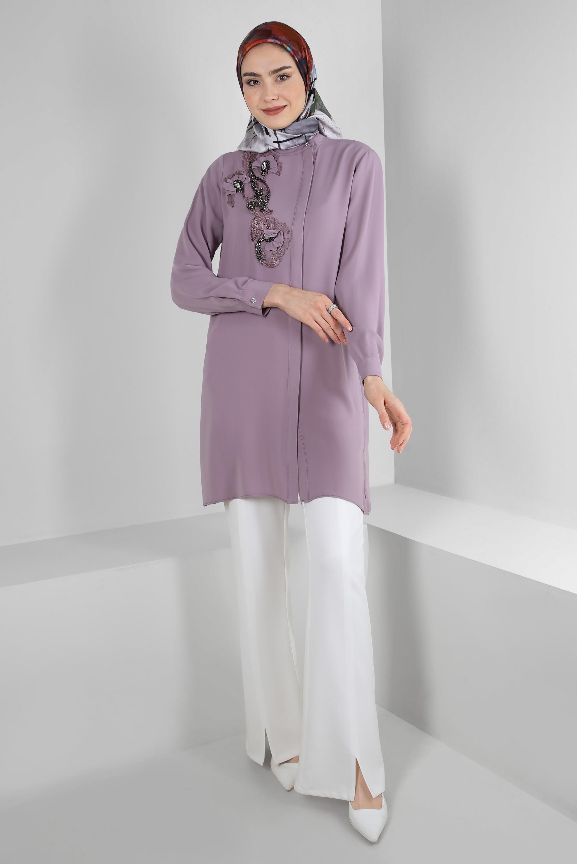 Tesettür giyim MOR TAŞ İŞLEMELİ MANŞETLERİ DÜĞMELİ TUNİK 43501