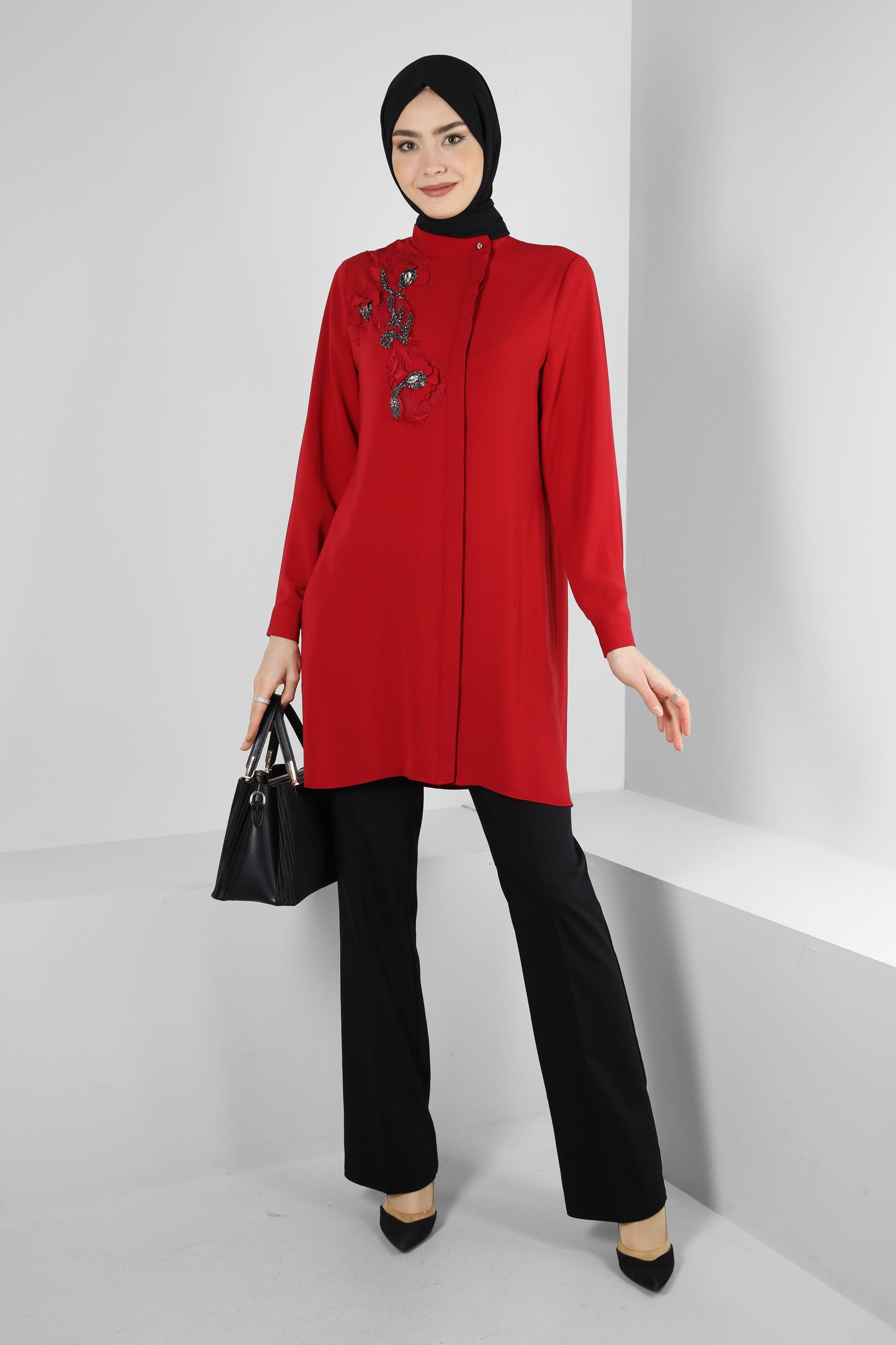 Tesettür giyim KIRMIZI TAŞ İŞLEMELİ MANŞETLERİ DÜĞMELİ TUNİK 43501