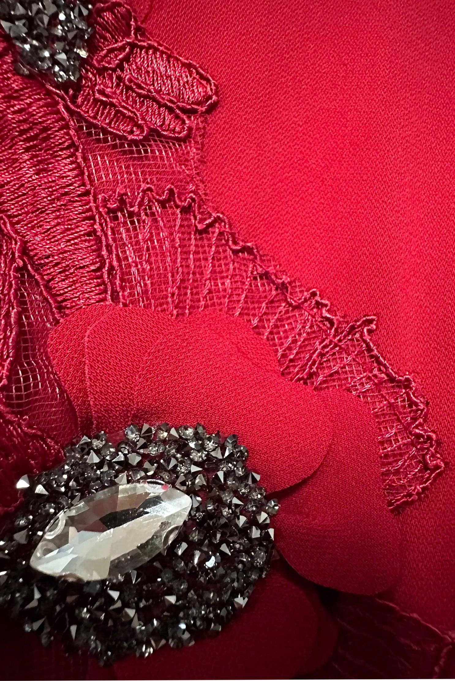 Tesettür giyim KIRMIZI TAŞ İŞLEMELİ MANŞETLERİ DÜĞMELİ TUNİK 43501