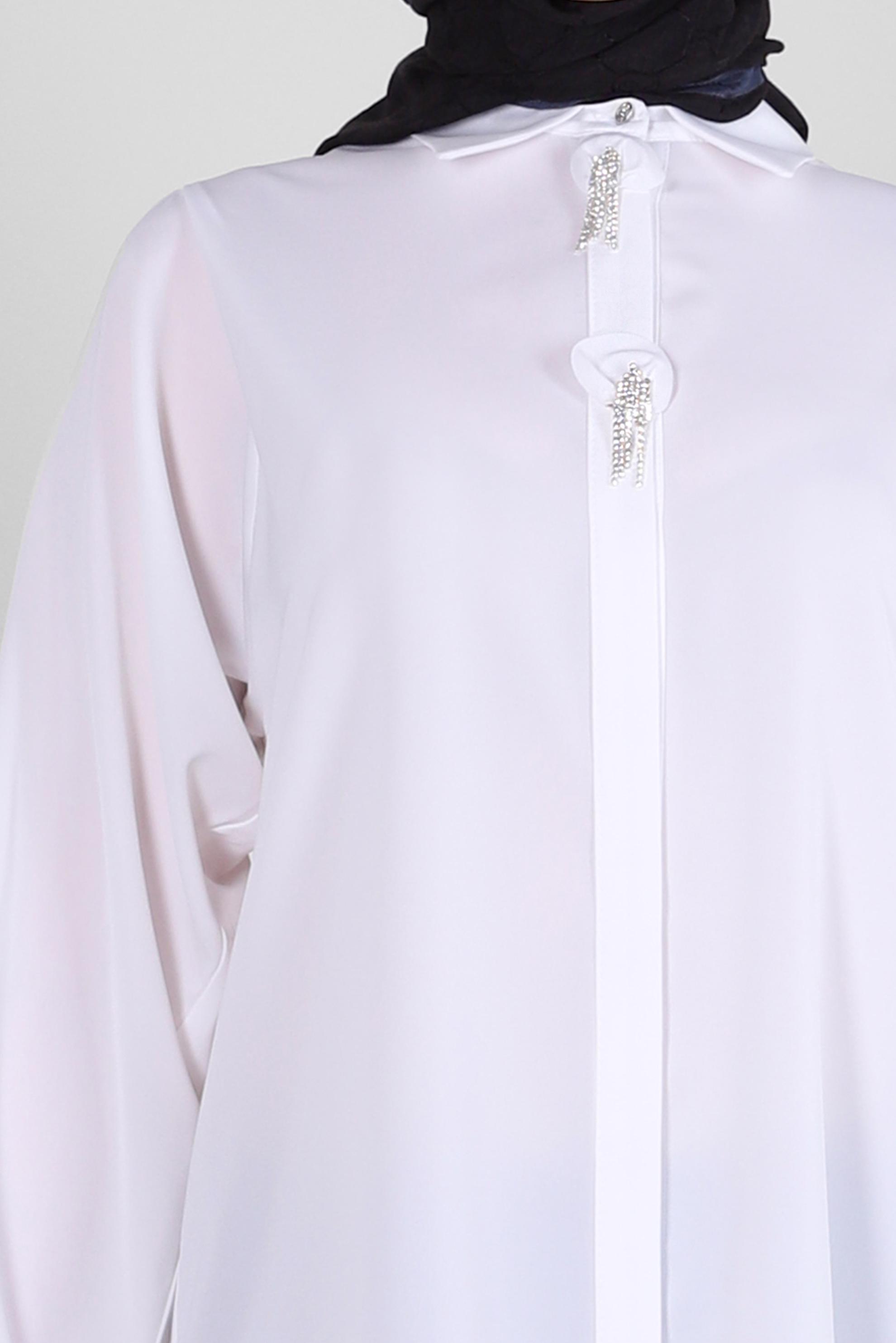 Tesettür giyim BEYAZ TAŞ PÜSKÜL DETAYLI GİZLİ DÜĞMELİ TUNİK 43502