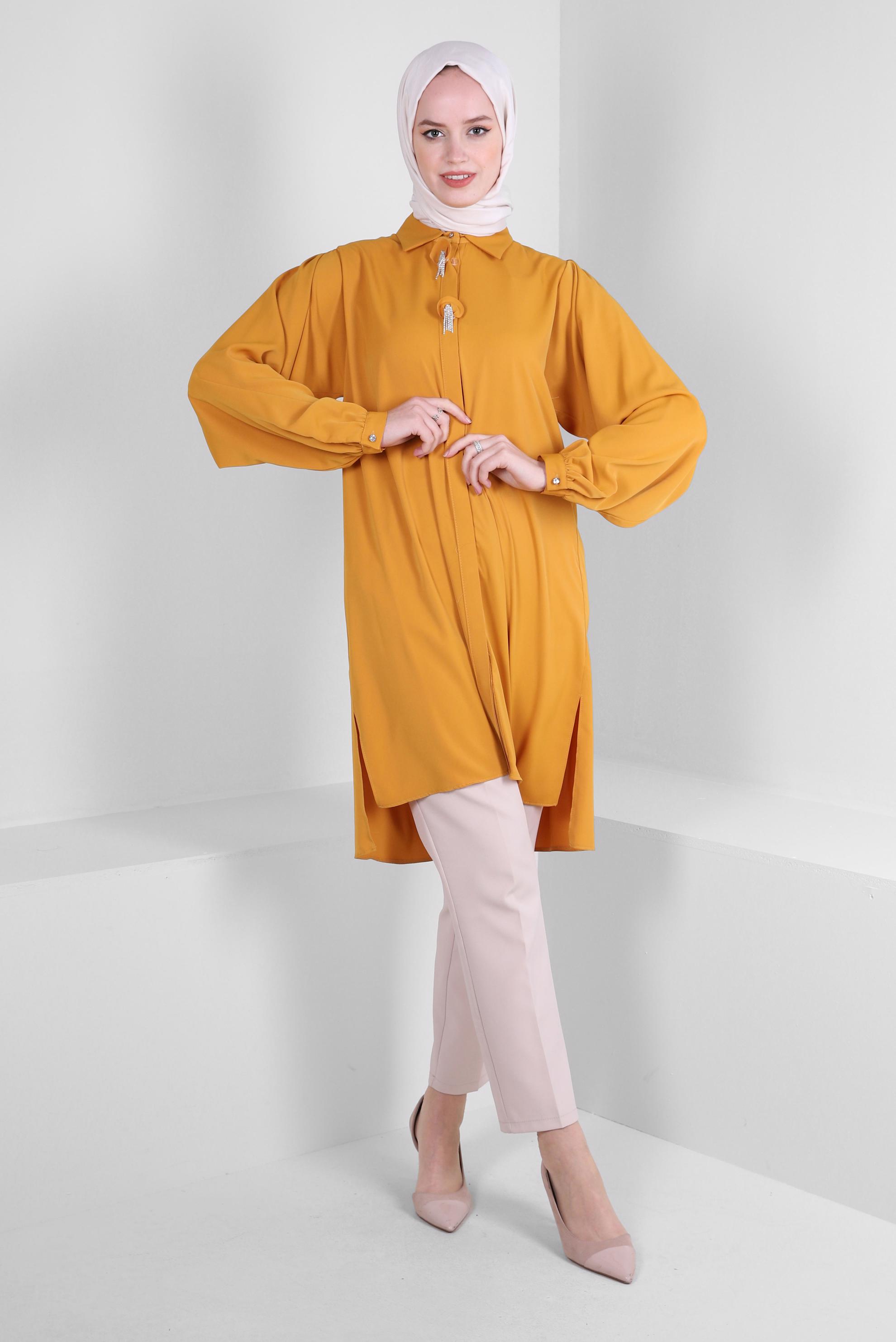 Tesettür giyim SARI TAŞ PÜSKÜL DETAYLI GİZLİ DÜĞMELİ TUNİK 43502