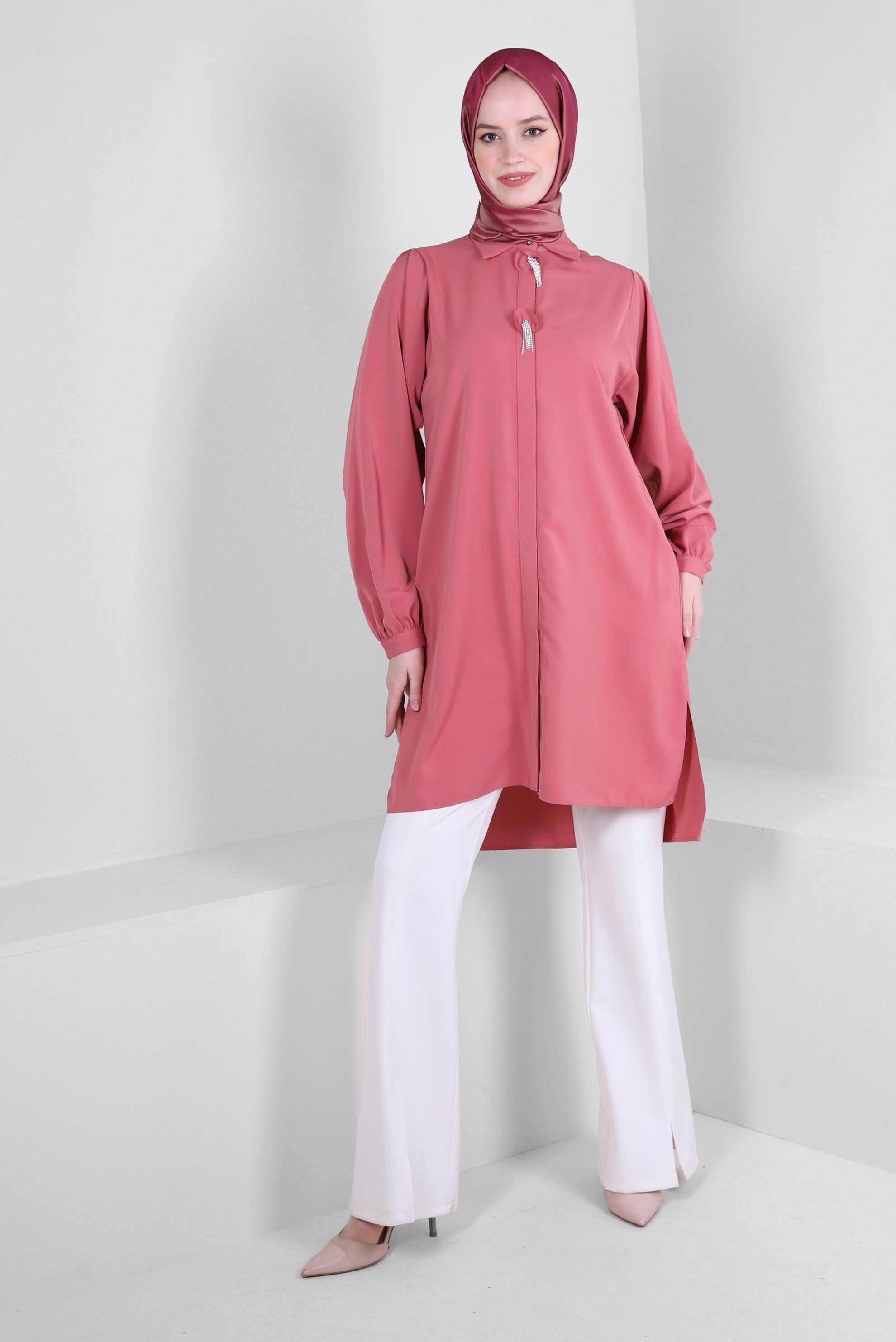 Tesettür giyim PEMBE TAŞ PÜSKÜL DETAYLI GİZLİ DÜĞMELİ TUNİK 43502