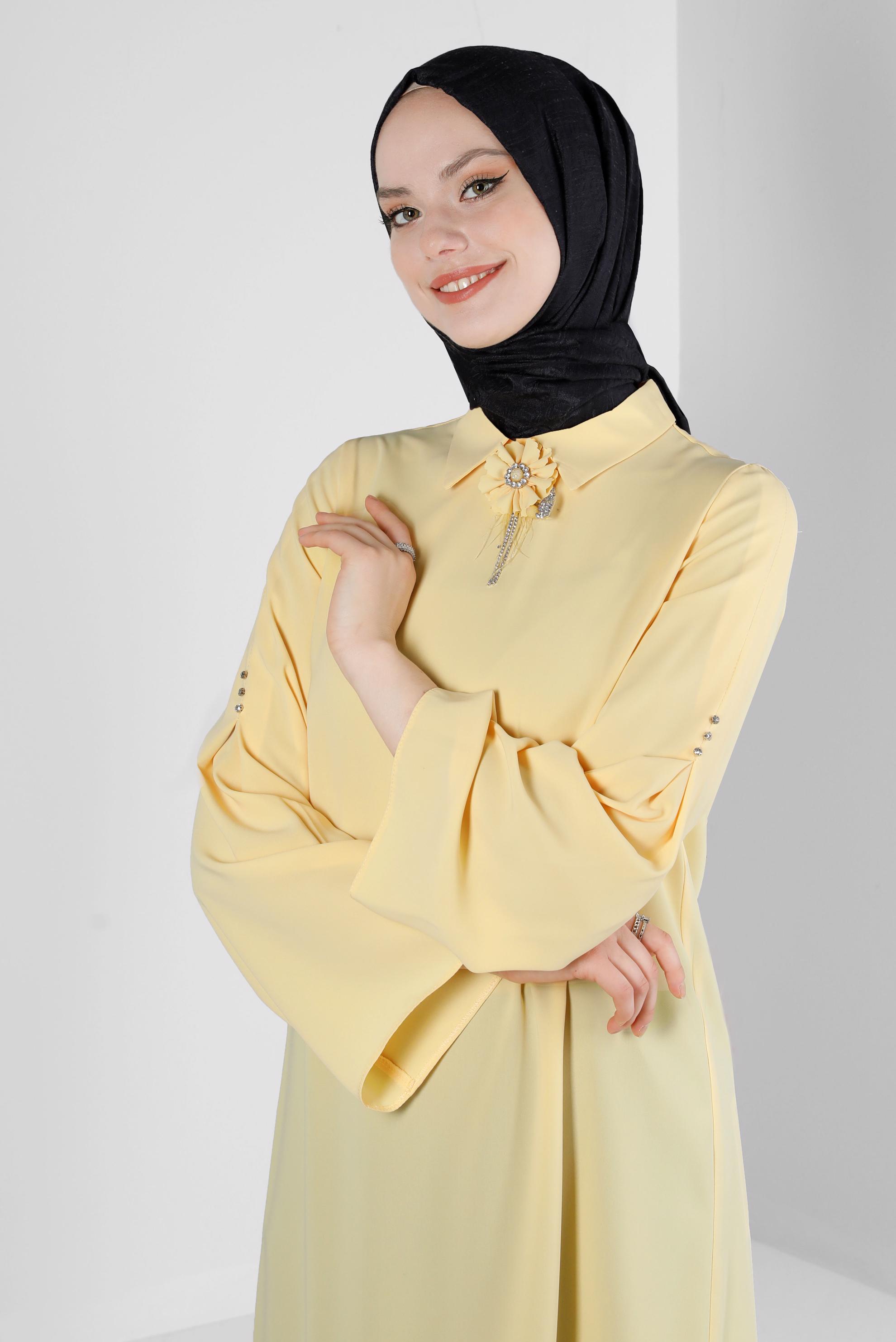 Tesettür giyim SARI İSPANYOL KOL ÇİÇEK AKSESUARLI TUNİK 43503