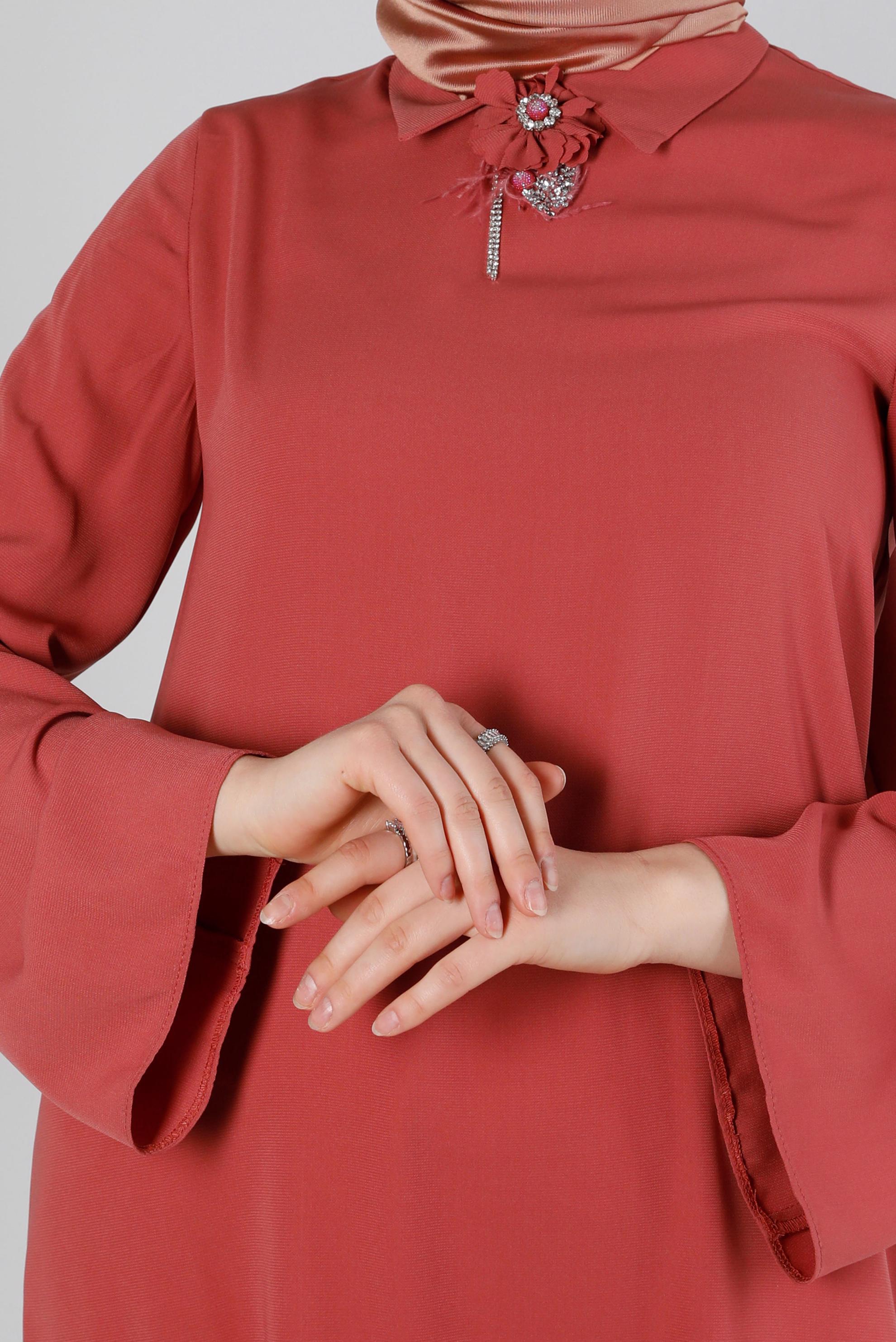 Tesettür giyim PEMBE İSPANYOL KOL ÇİÇEK AKSESUARLI TUNİK 43503