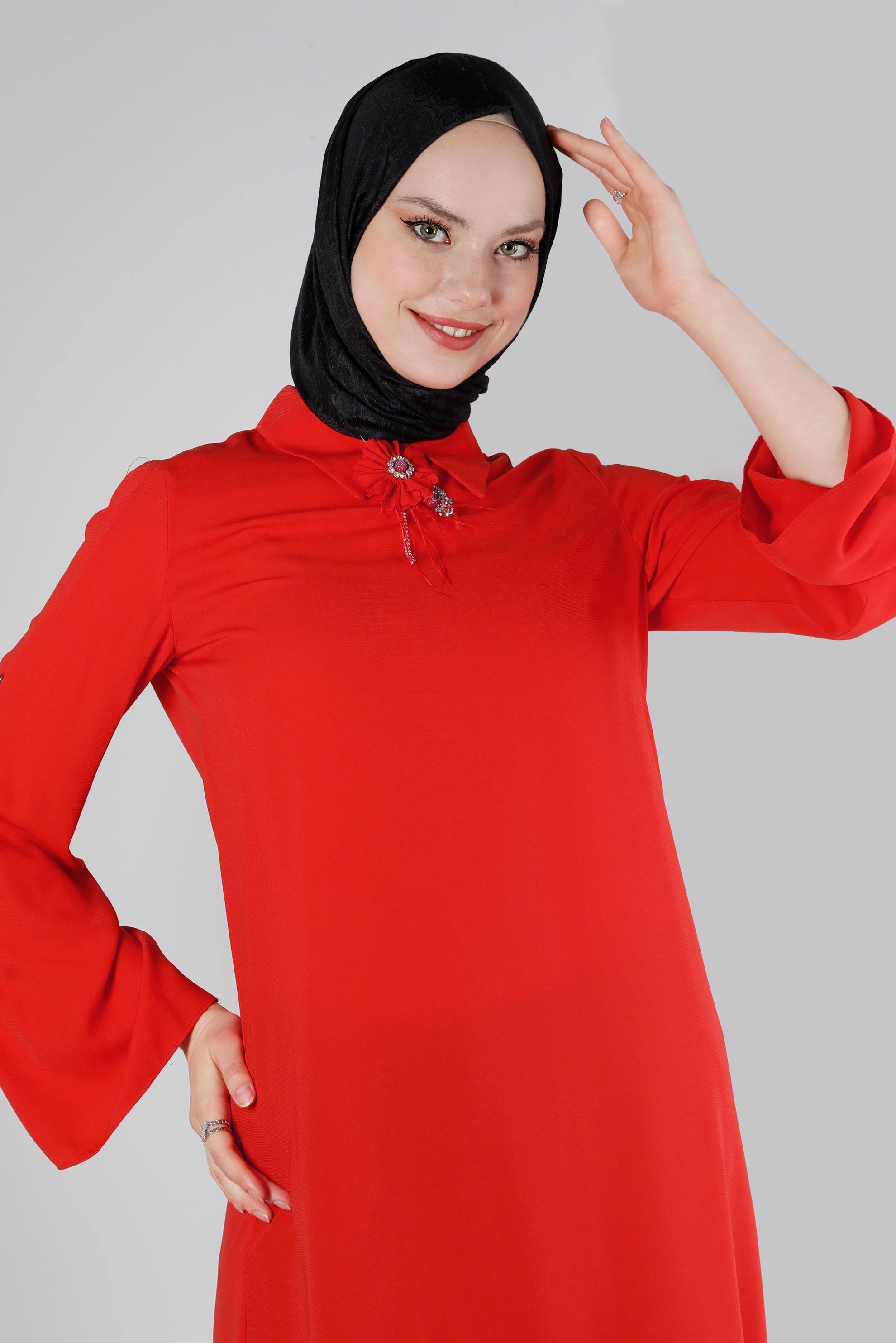 Tesettür giyim KIRMIZI İSPANYOL KOL ÇİÇEK AKSESUARLI TUNİK 43503