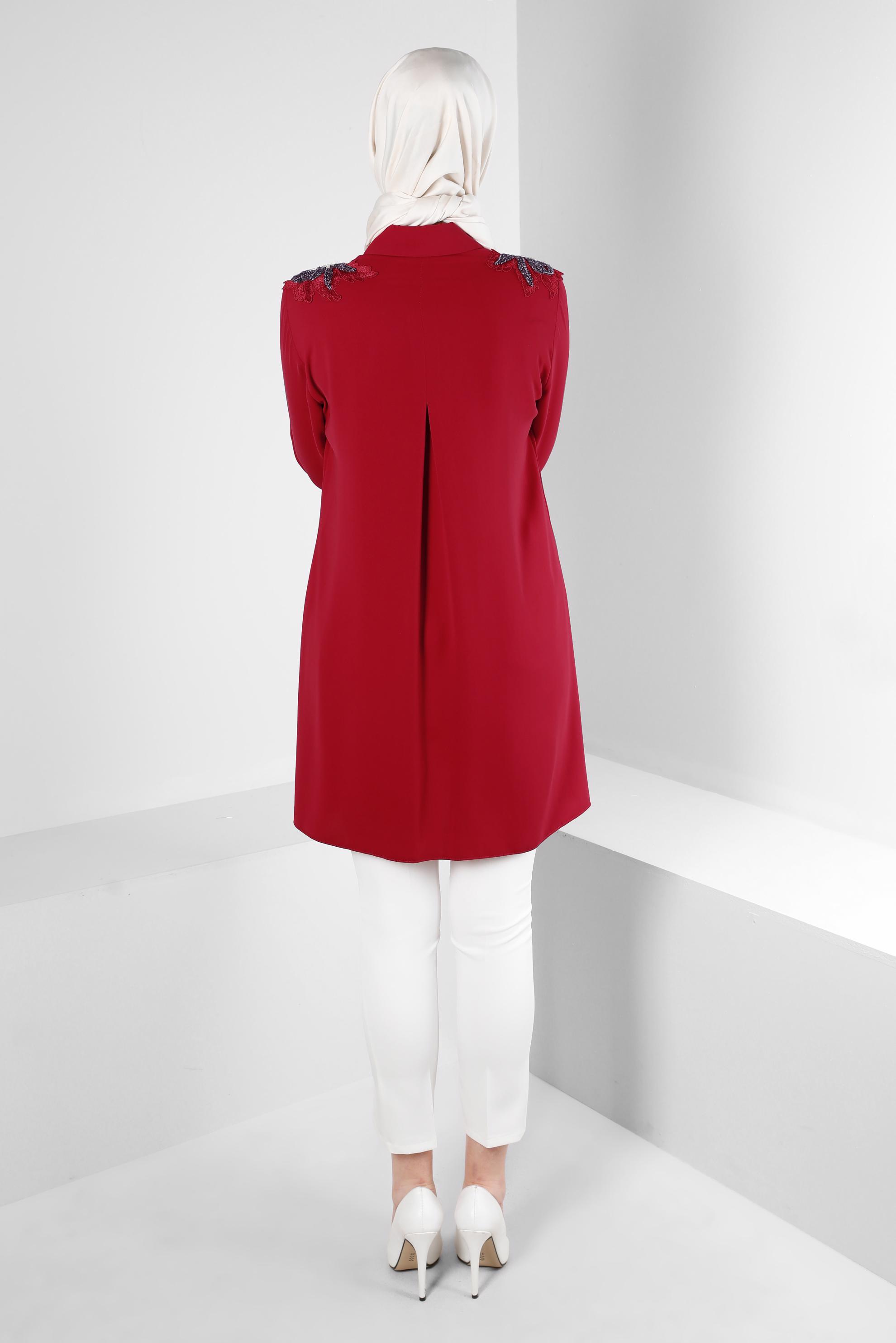 Tesettür giyim KIRMIZI TAŞ İŞLEME DETAYLI GİZLİ DÜĞMELİ TUNİK 43504