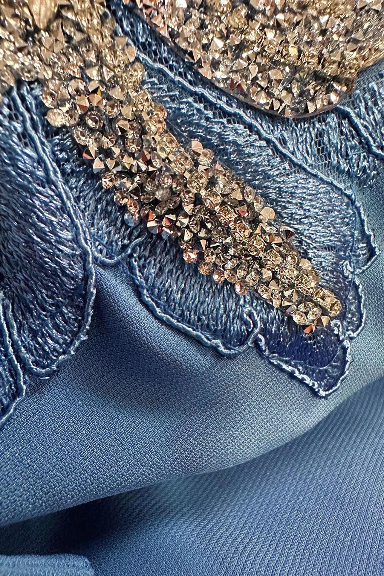 Tesettür giyim MAVİ TAŞ İŞLEME DETAYLI GİZLİ DÜĞMELİ TUNİK 43504