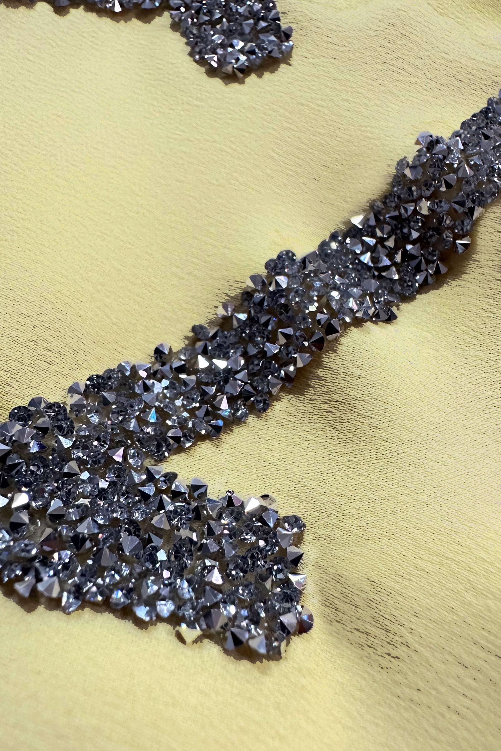 Tesettür giyim SARI TAŞ BASKILI YAKASI BAĞLAMA DETAYLI TUNİK 43506